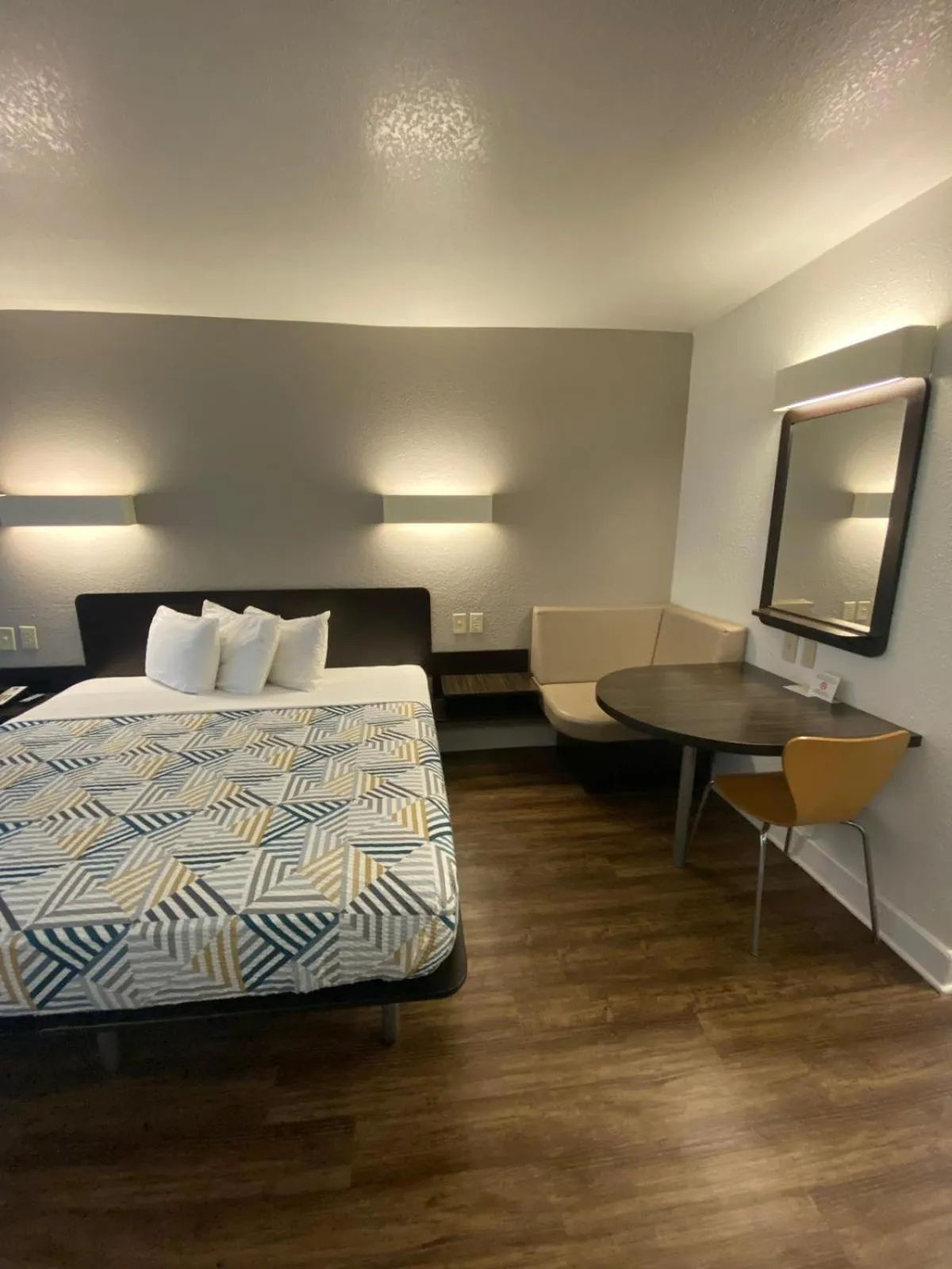 Bed in Motel 6 Manchester TN