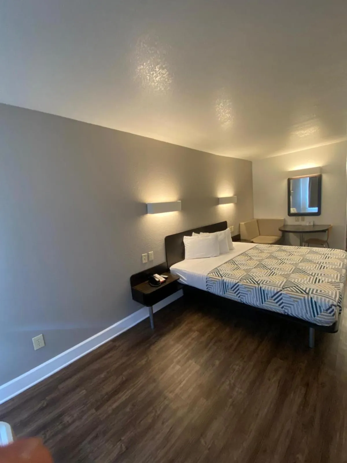 Bed in Motel 6 Manchester TN