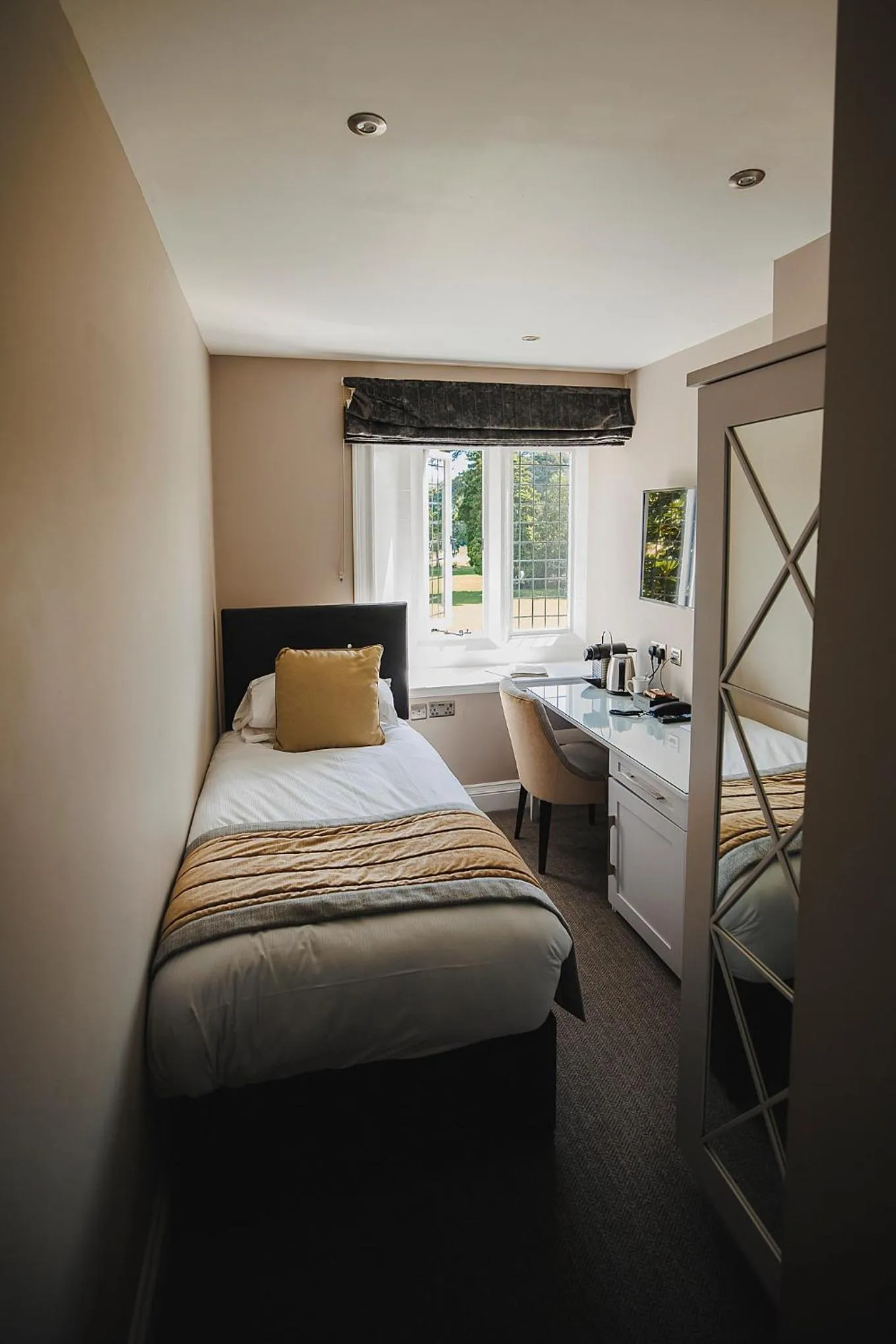 Bedroom, Bed in Caer Rhun Hall Hotel