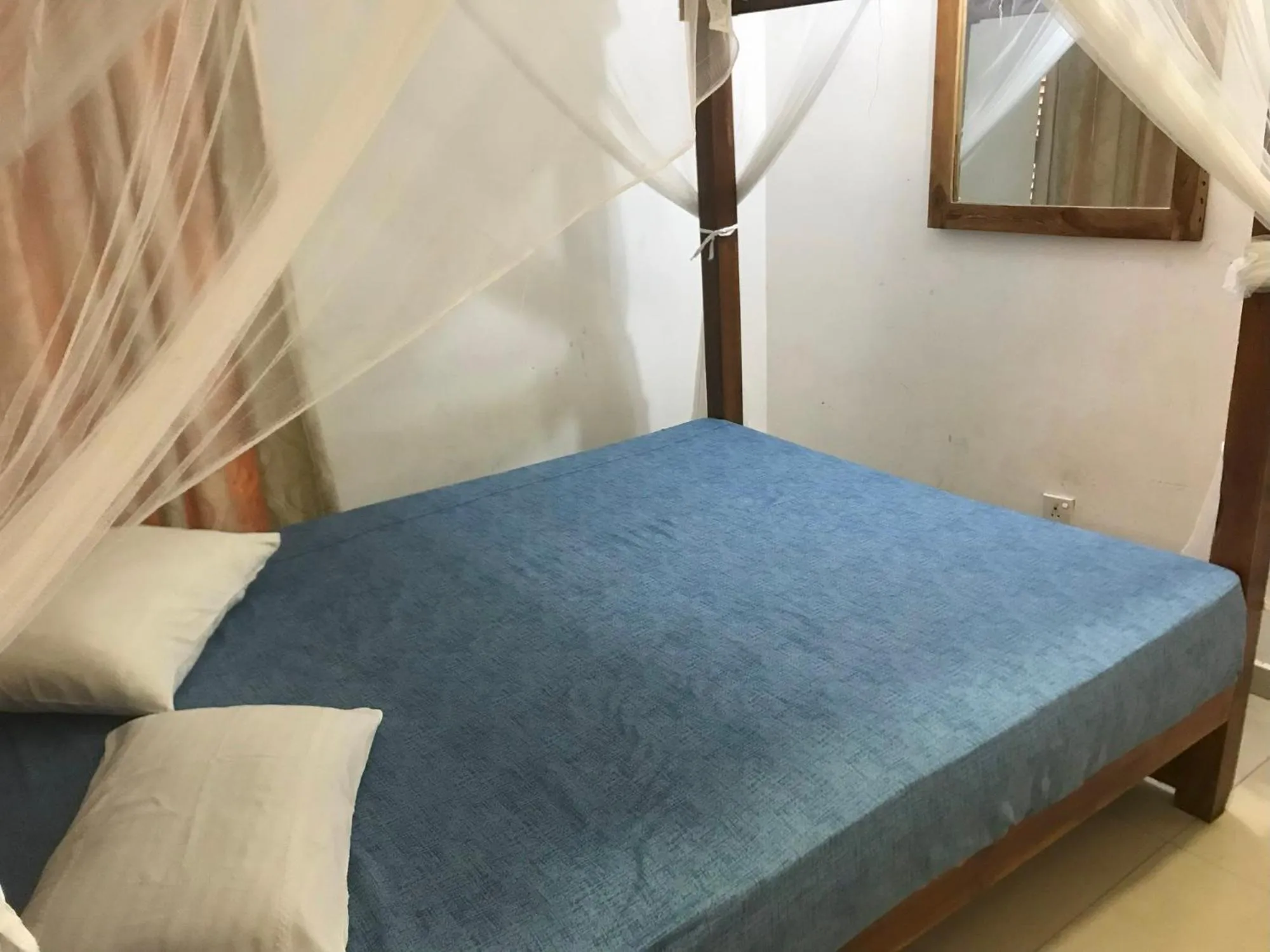 Photo of the whole room, Bed in The Kandy Mount Layathraa