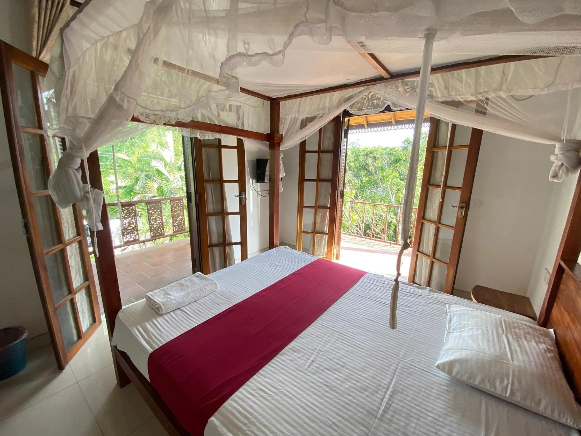 Bed in The Kandy Mount Layathraa