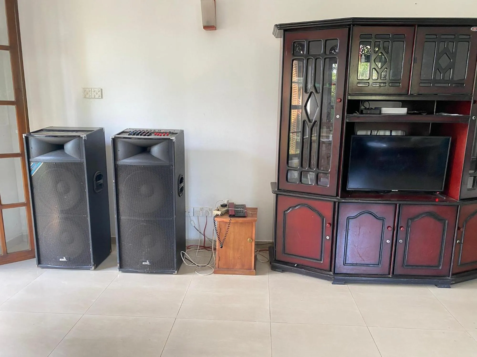 Karaoke in The Kandy Mount Layathraa