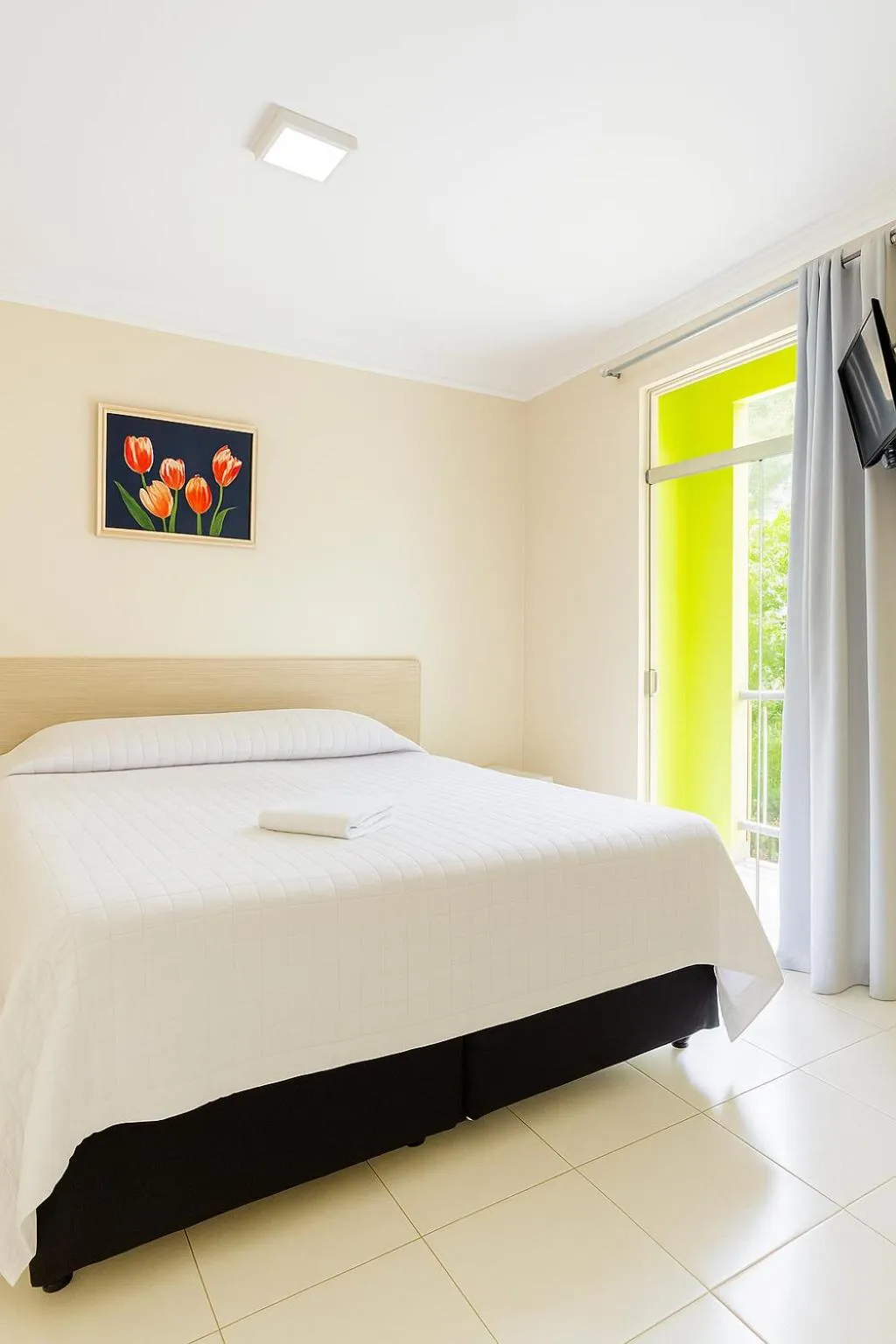 Bed in Hotel Absolar