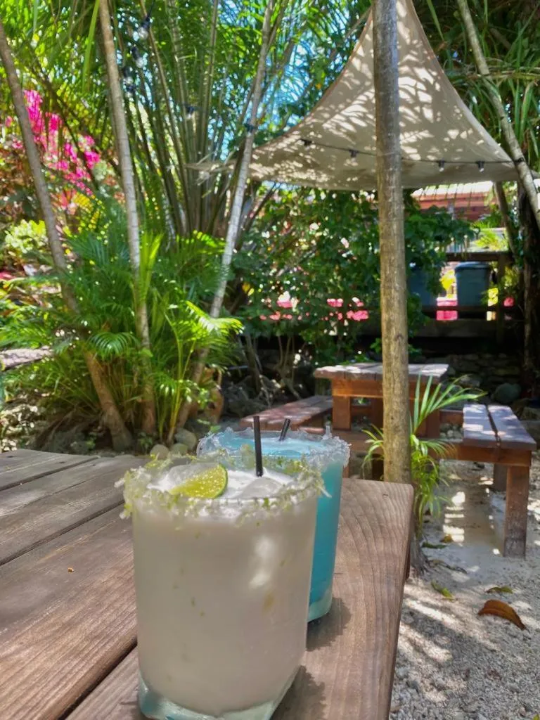 Restaurant/places to eat in Mango Inn Resort