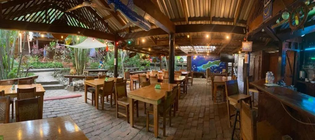 Restaurant/places to eat in Mango Inn Resort