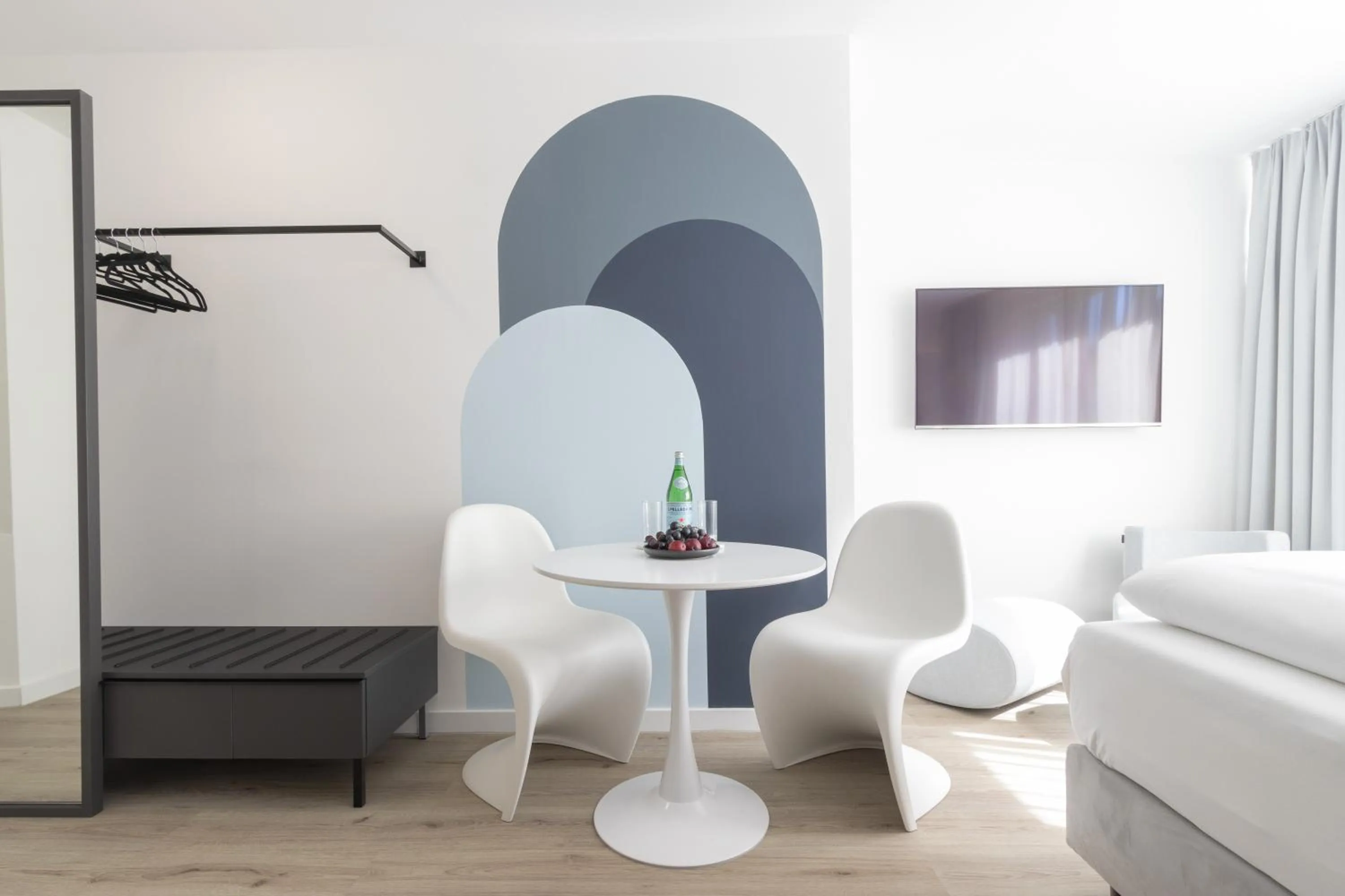 Seating area in zzzpace Smart-Hotel Bielefeld Zentrum