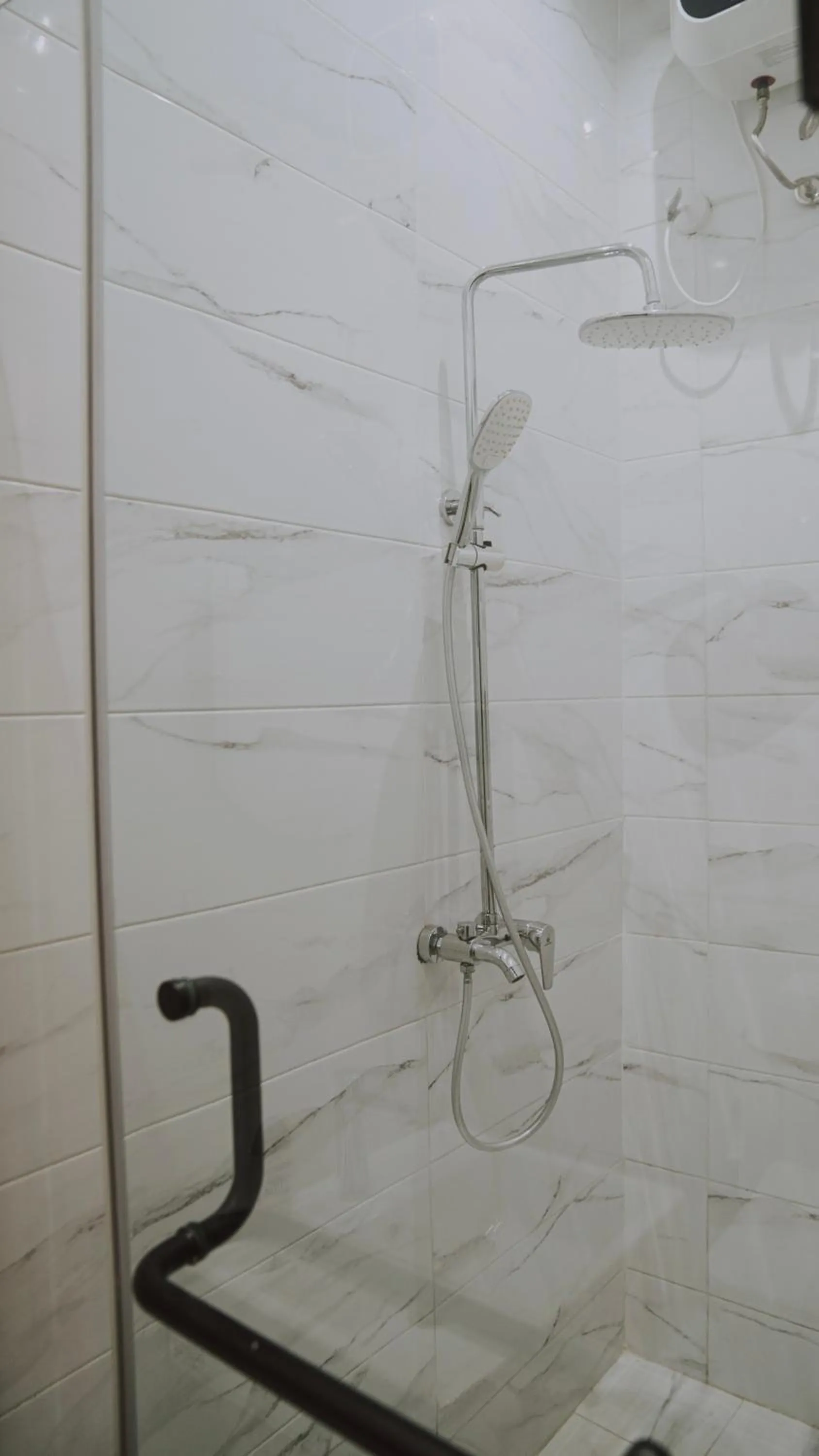 Shower in Sapphire Residences by Crystal