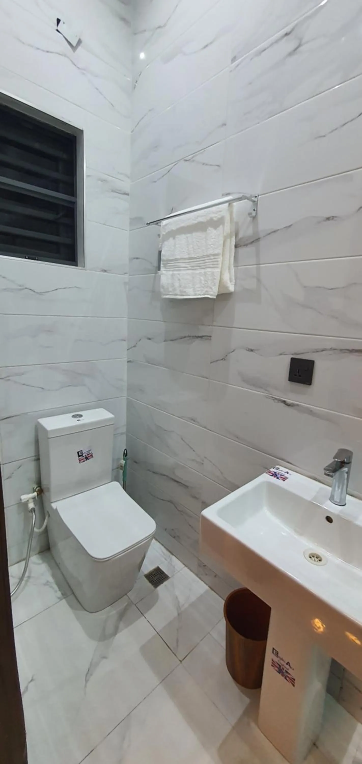 Toilet in Sapphire Residences by Crystal
