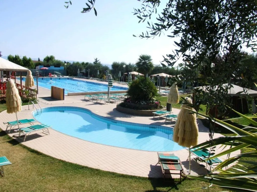 Pool view in B&B Il Moai