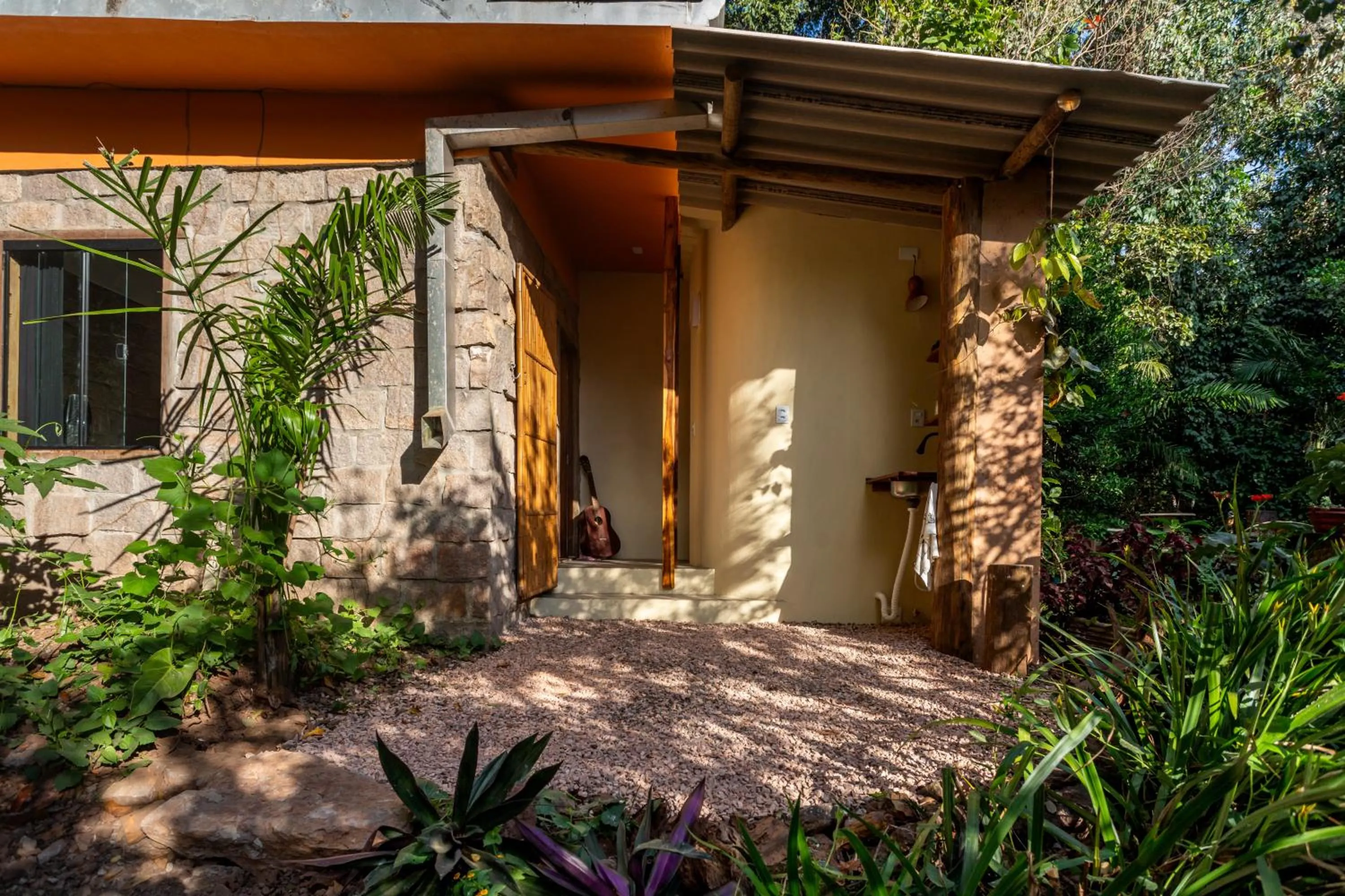 Facade/entrance in Cantos da Mata