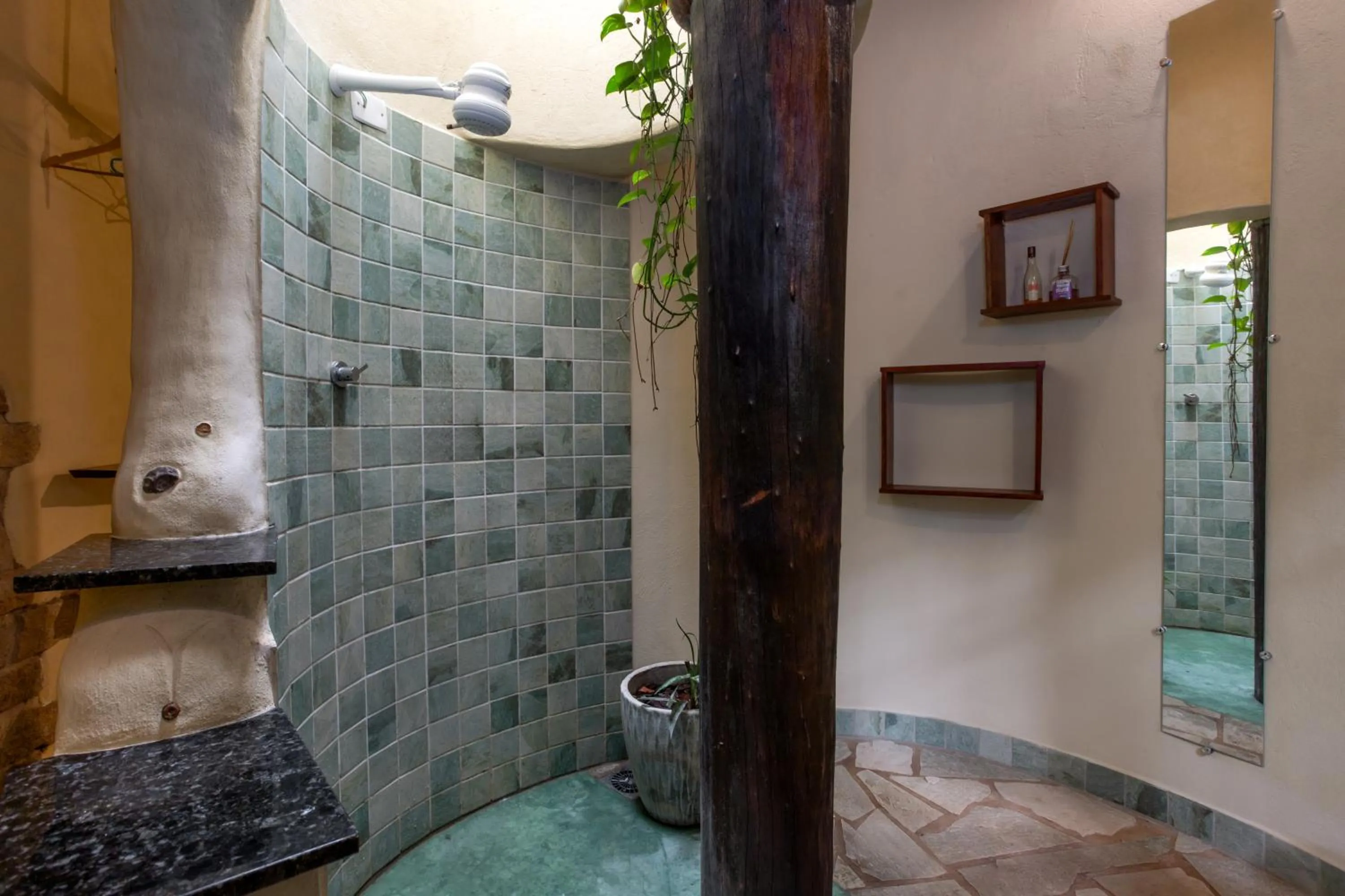 Shower in Cantos da Mata