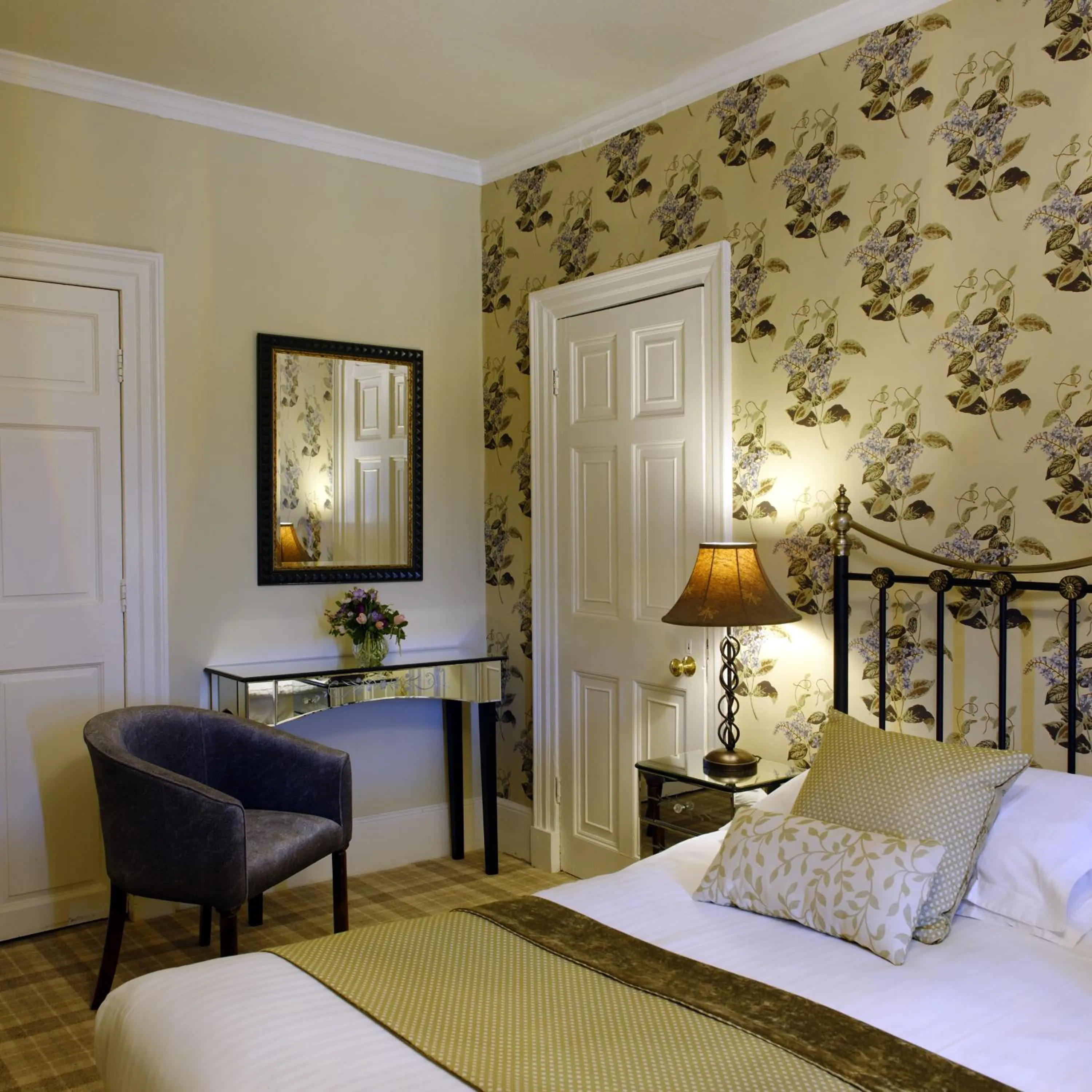 Seating area, Bed in Washingborough Hall Hotel