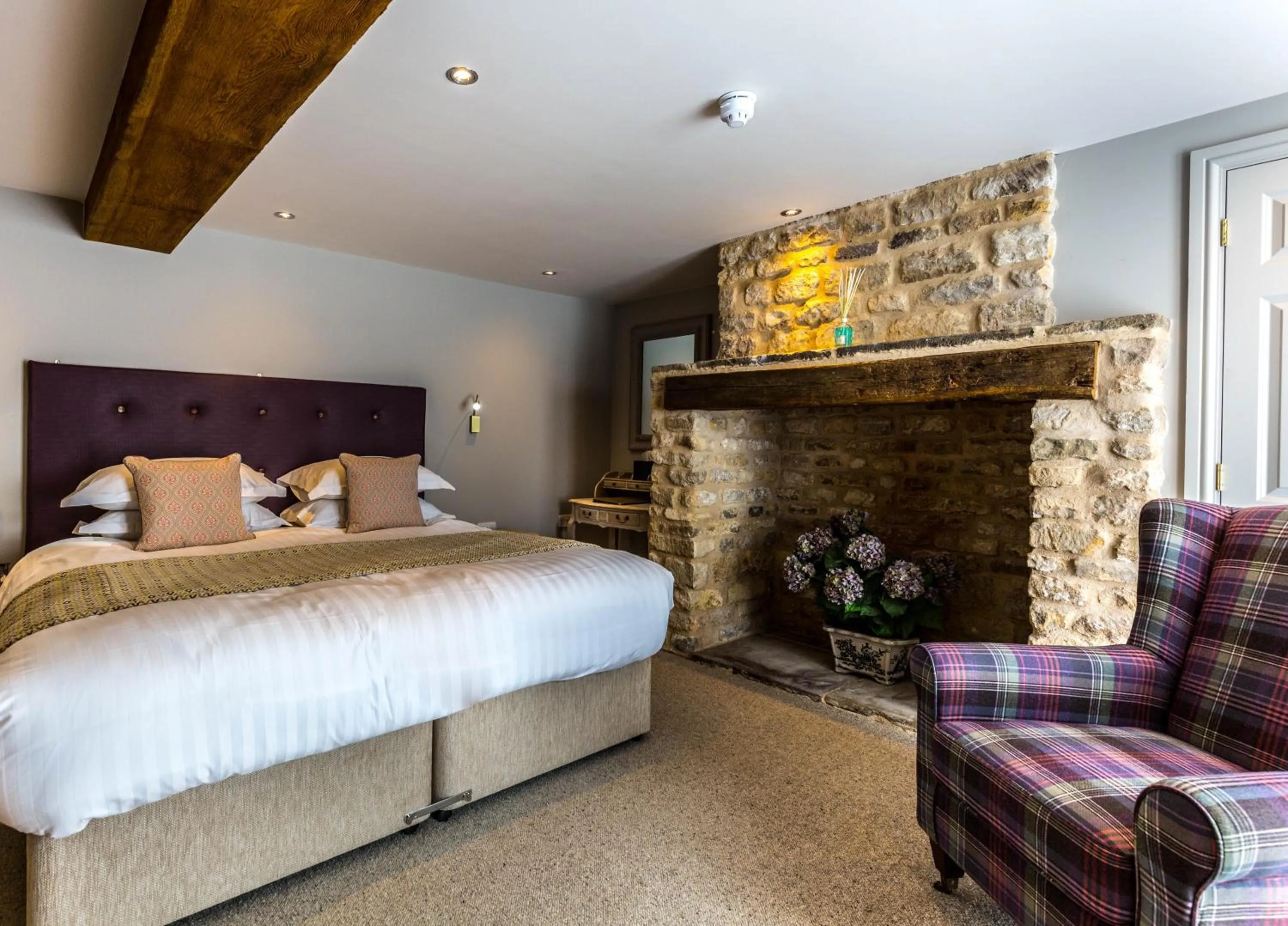 Decorative detail, Bed in Washingborough Hall Hotel