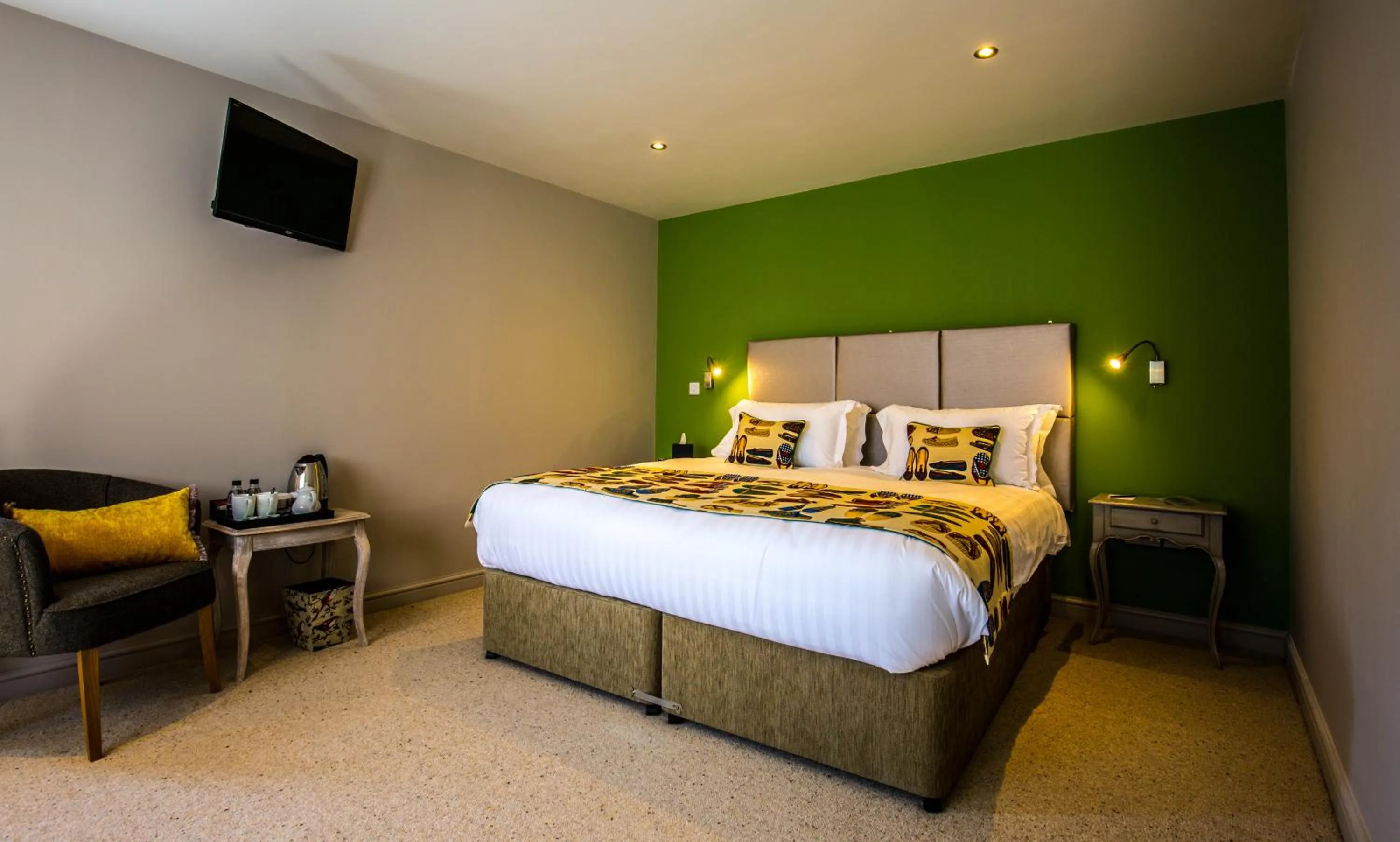 Photo of the whole room, Bed in Washingborough Hall Hotel