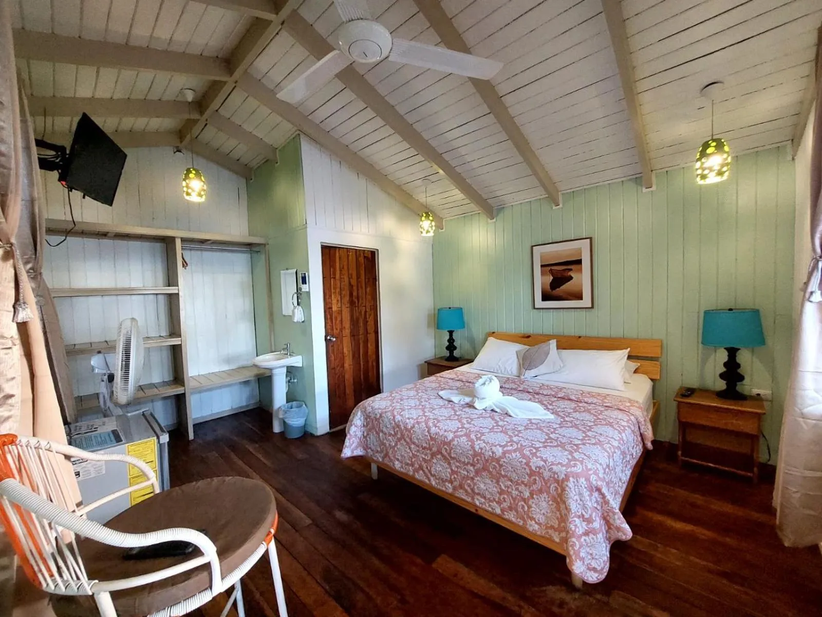 Bed in Hotel M&M Beach House