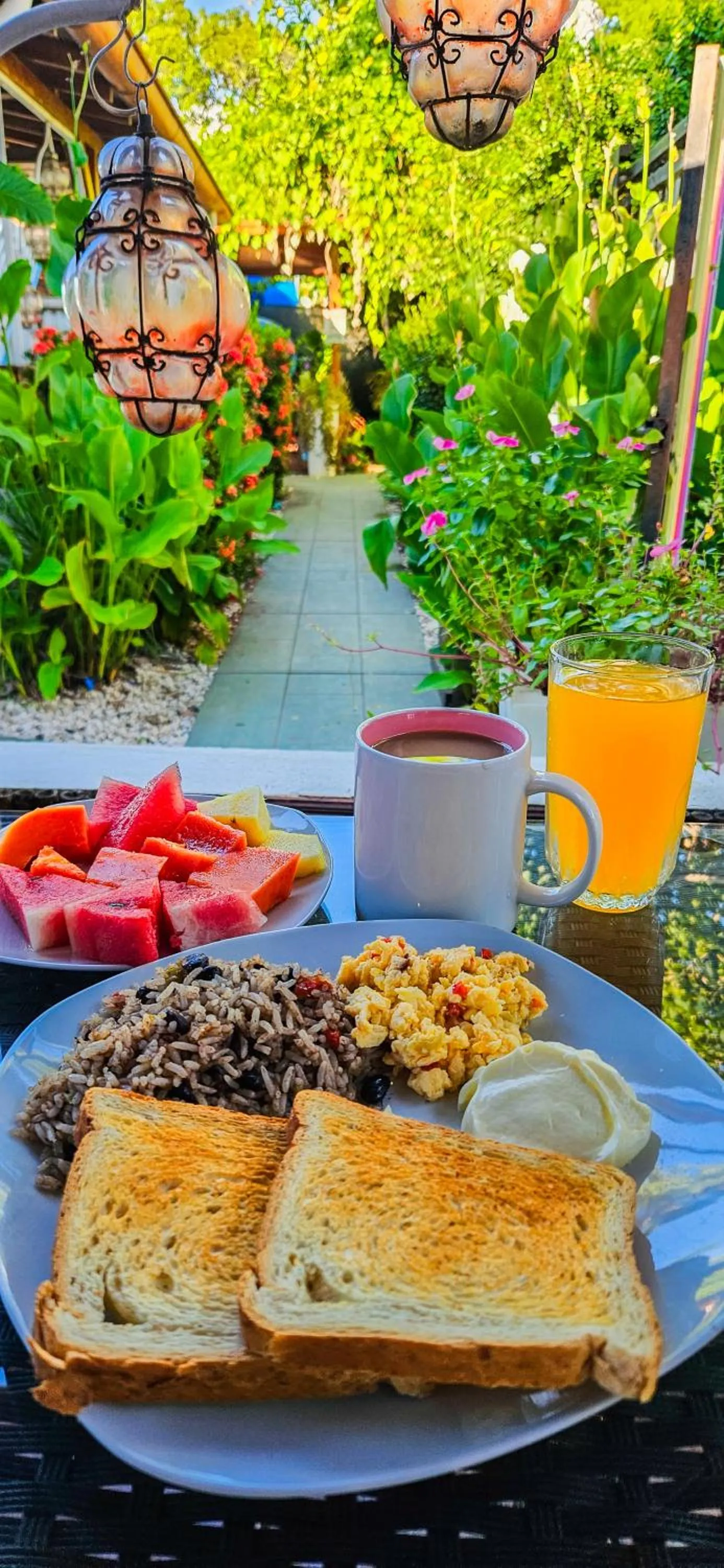 Breakfast in Toro Blanco