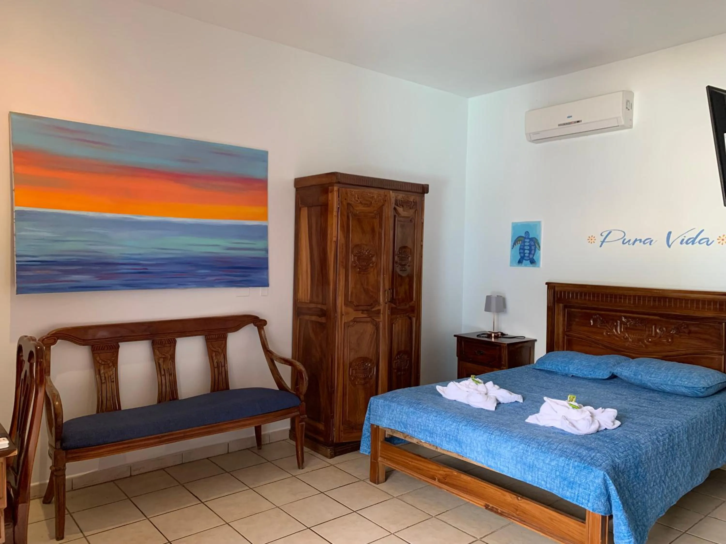 Seating area, Bed in Toro Blanco