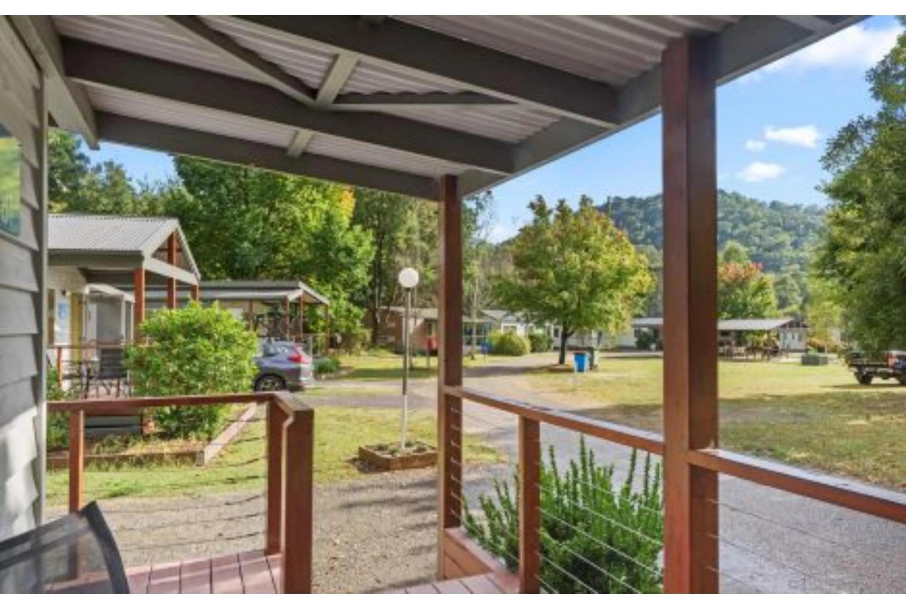 Patio in Discovery Parks - Bright
