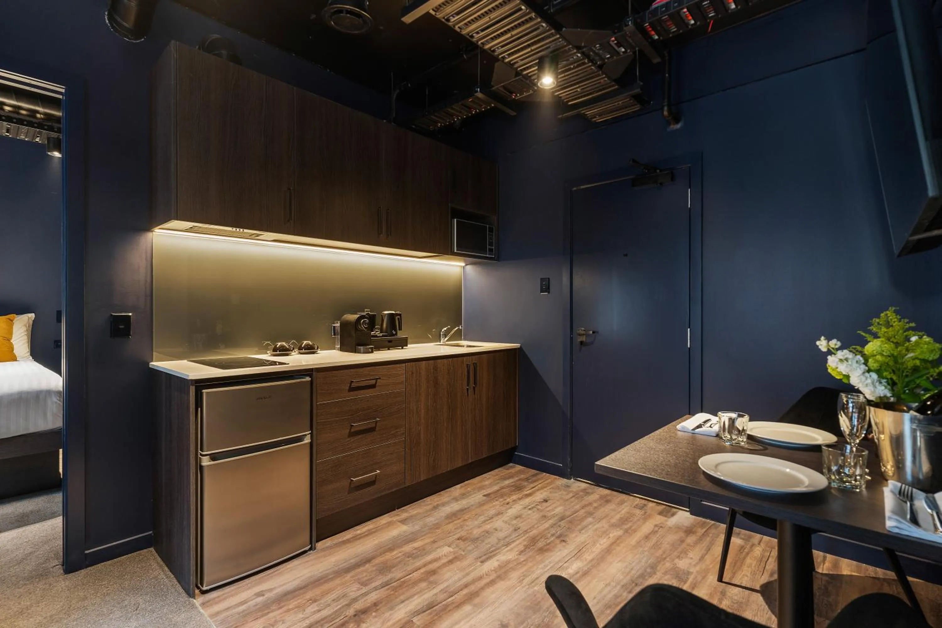 kitchen, Bed in Abstract Hotel