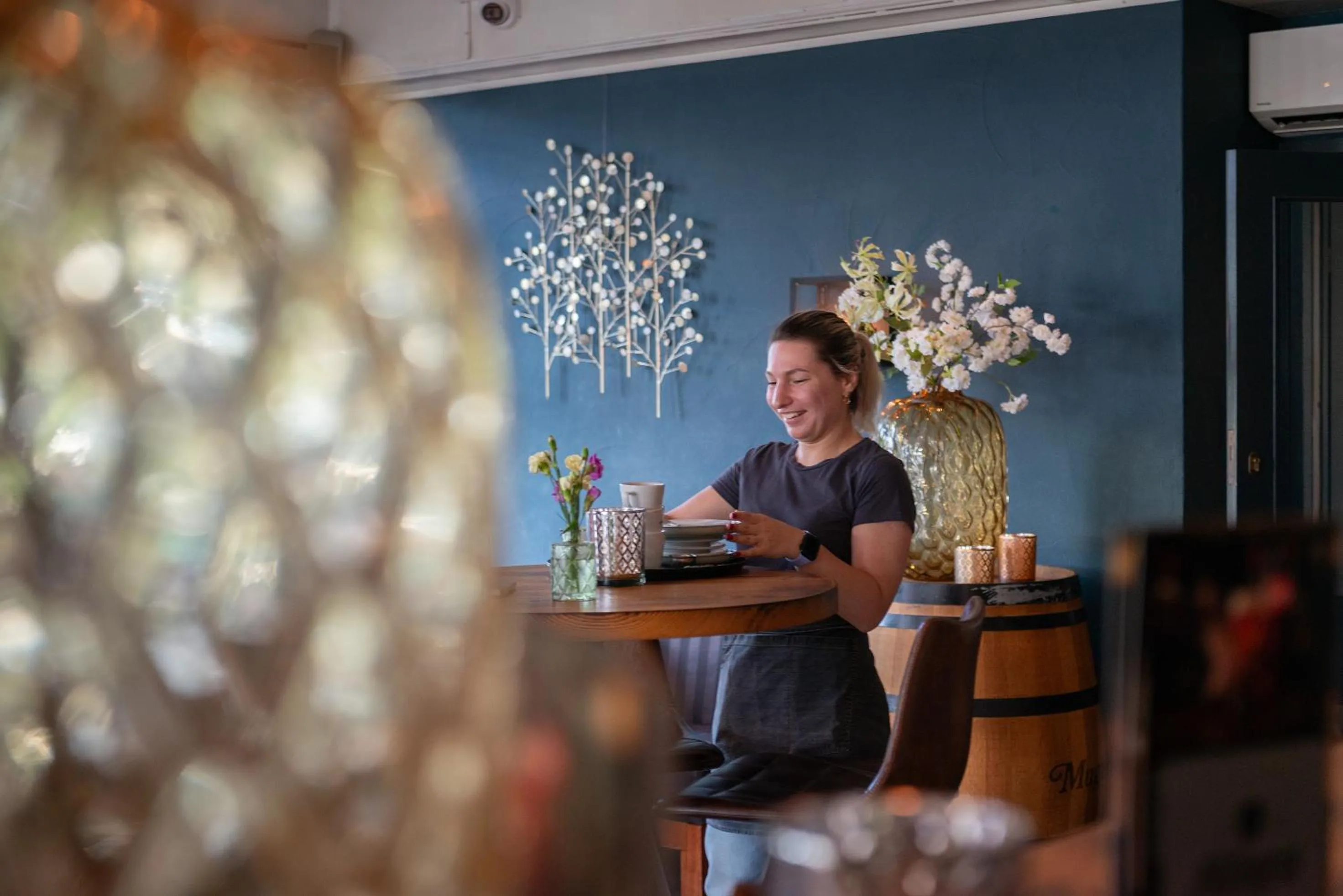 People in Boutique Hotel Herbergh Amsterdam Airport FREE PARKING