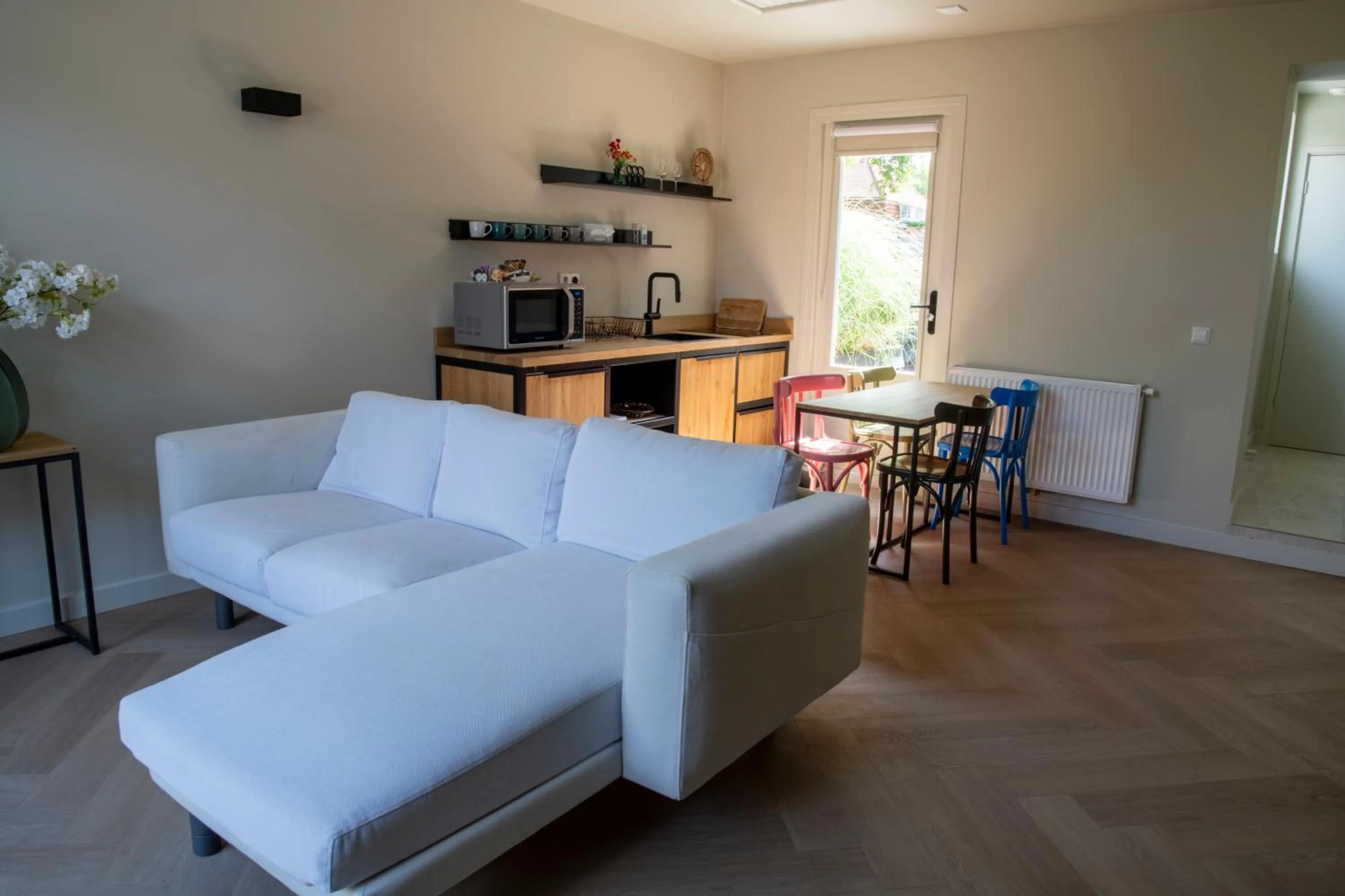 Kitchen or kitchenette in Boutique Hotel Herbergh Amsterdam Airport FREE PARKING