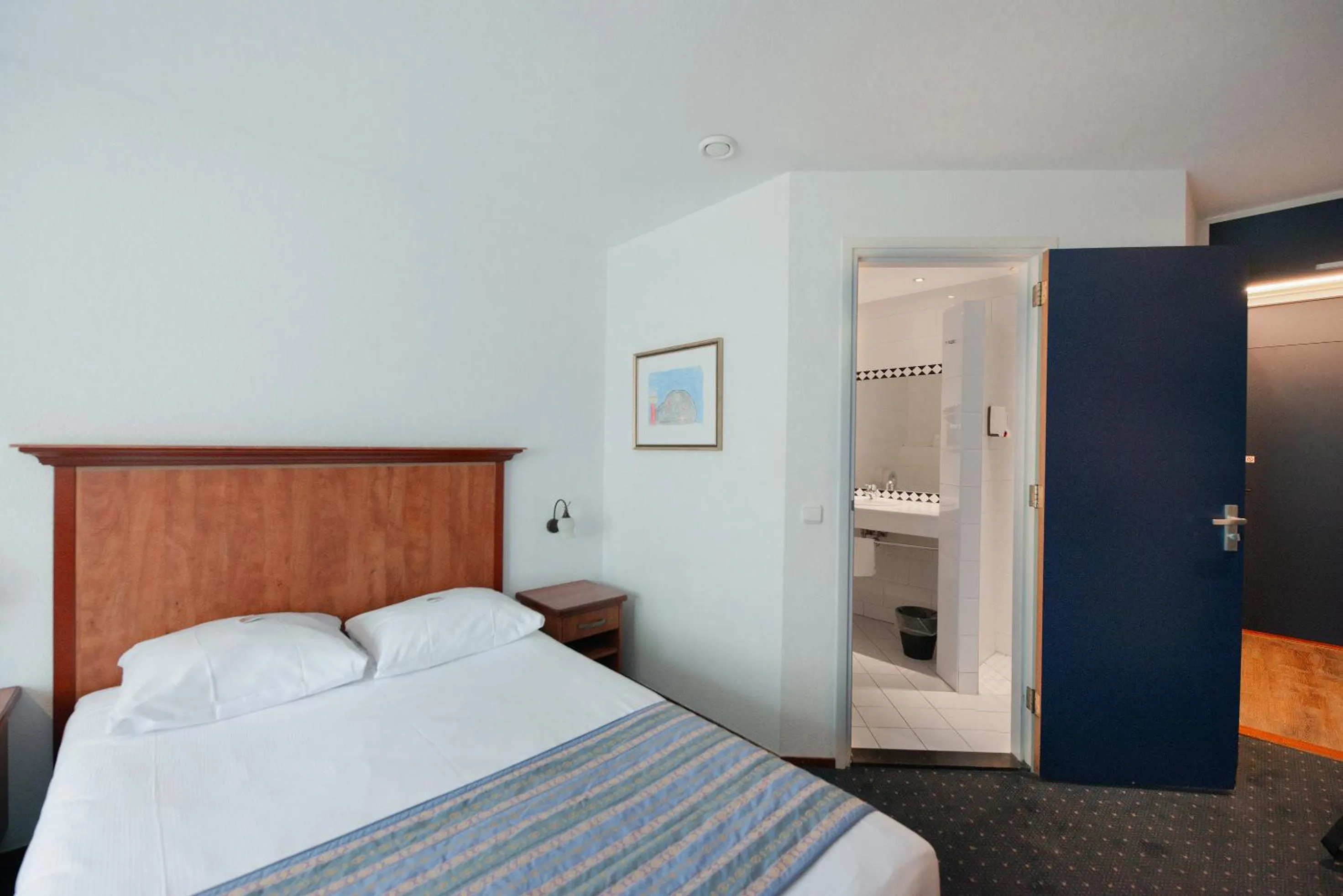 Bedroom, Bed in Boutique Hotel Herbergh Amsterdam Airport FREE PARKING