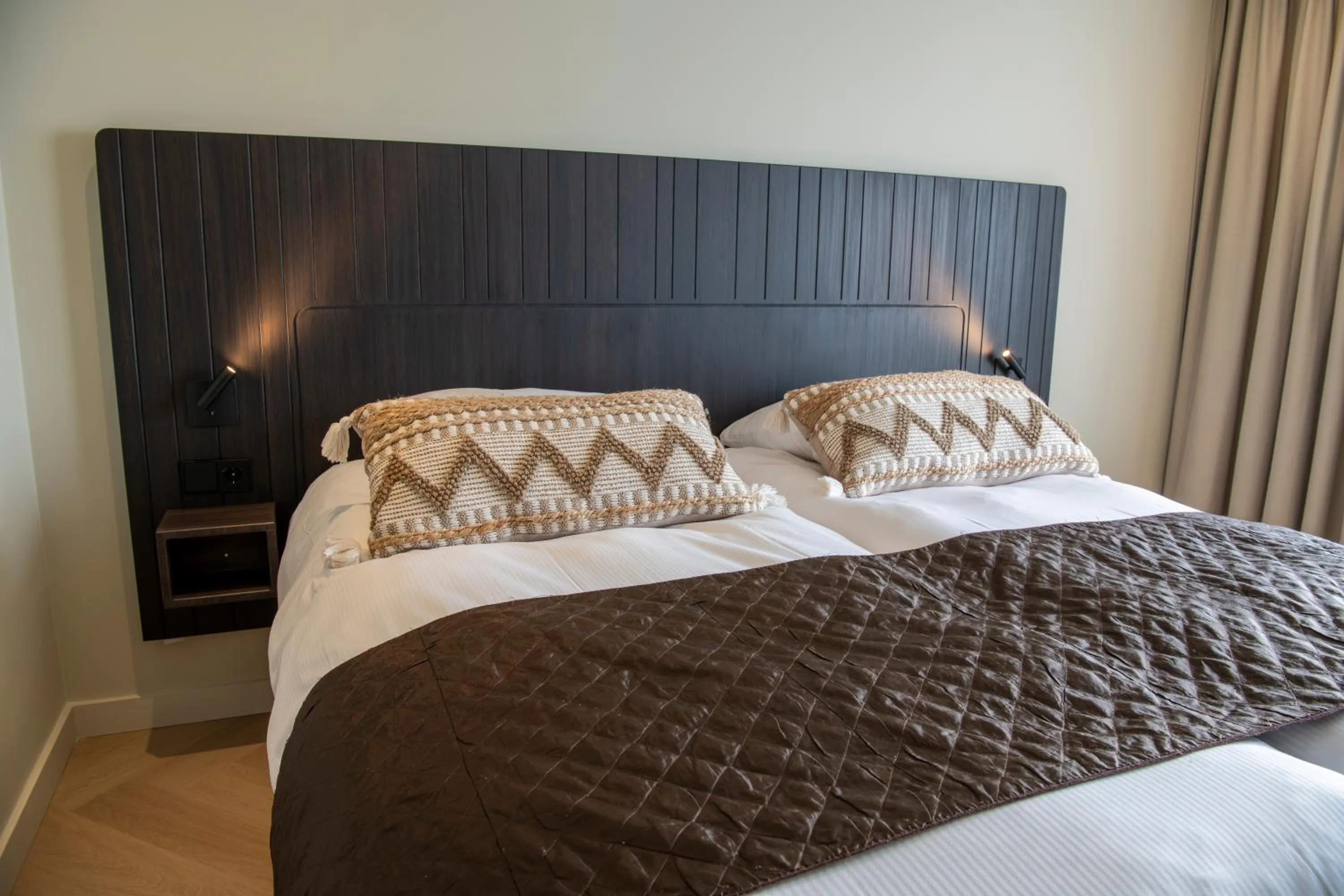Bed in Boutique Hotel Herbergh Amsterdam Airport FREE PARKING