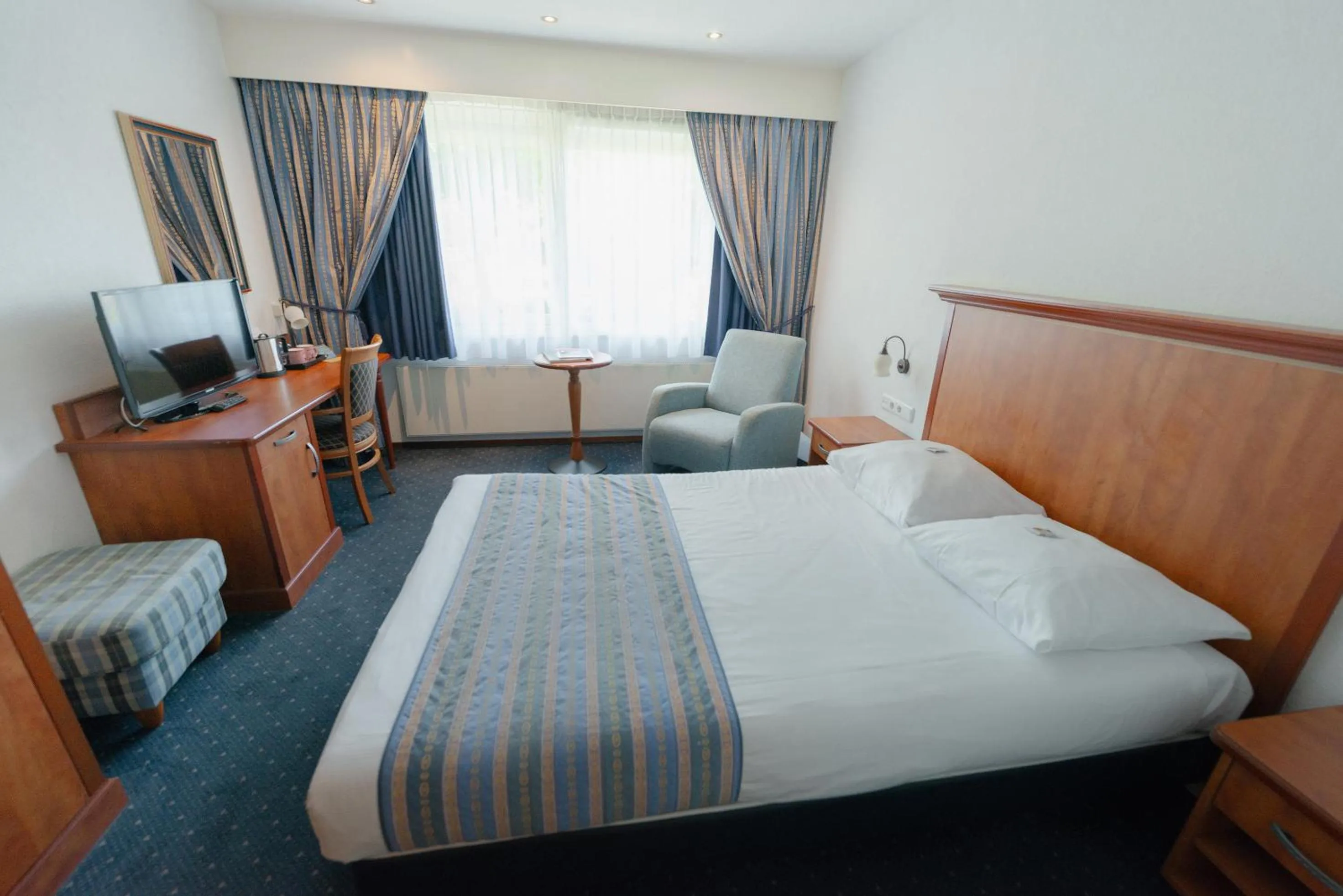 Bedroom, Bed in Boutique Hotel Herbergh Amsterdam Airport FREE PARKING