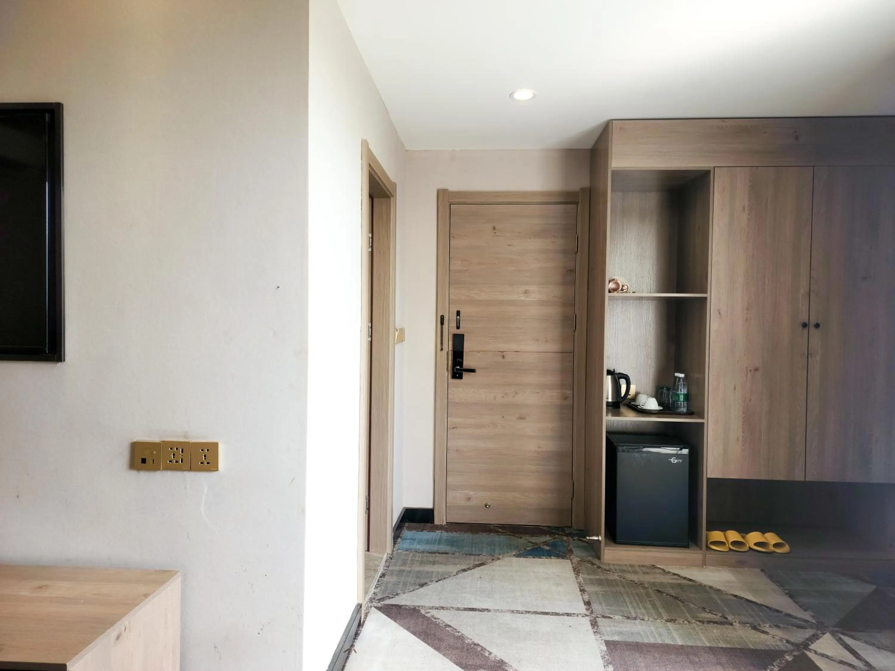 wardrobe in Sunshine Hotel