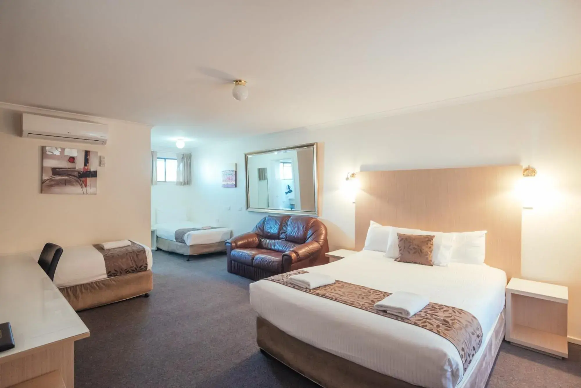 Deluxe Family Room - Not Pet Friendly in Coffs Windmill Motel Deluxe Family Room - Not Pet Friendly in Coffs Windmill Motel