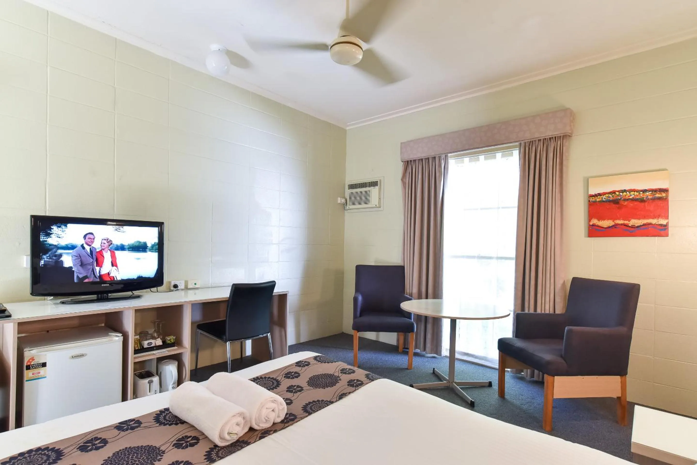 TV and multimedia, Bed in Coffs Windmill Motel