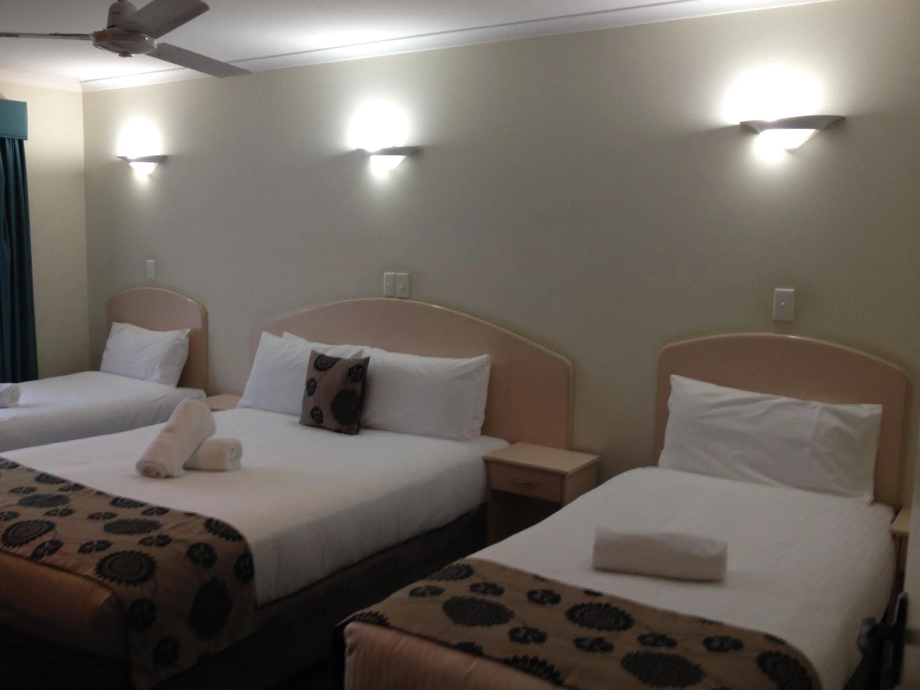 Bedroom, Bed in Coffs Windmill Motel