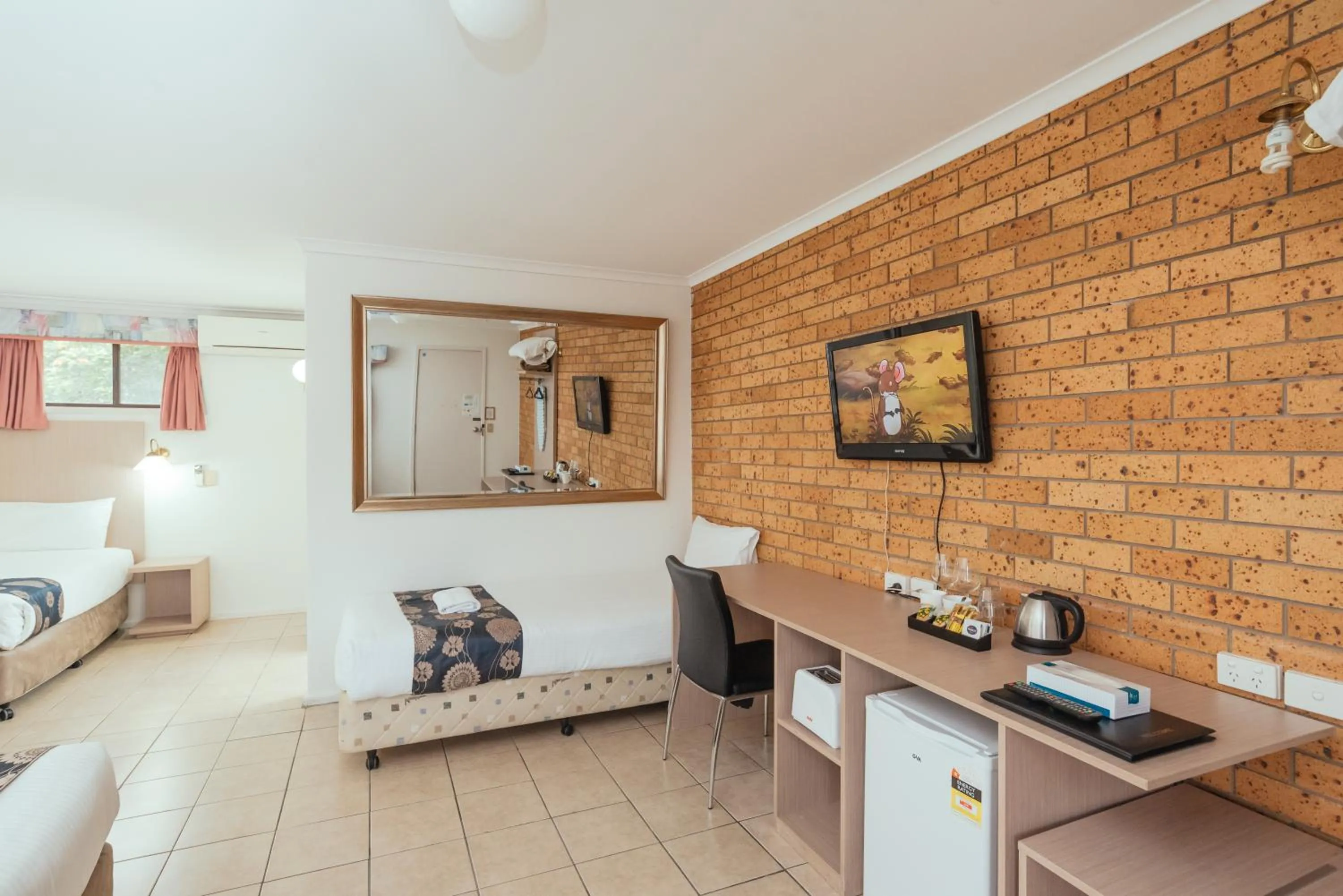 TV and multimedia in Coffs Windmill Motel