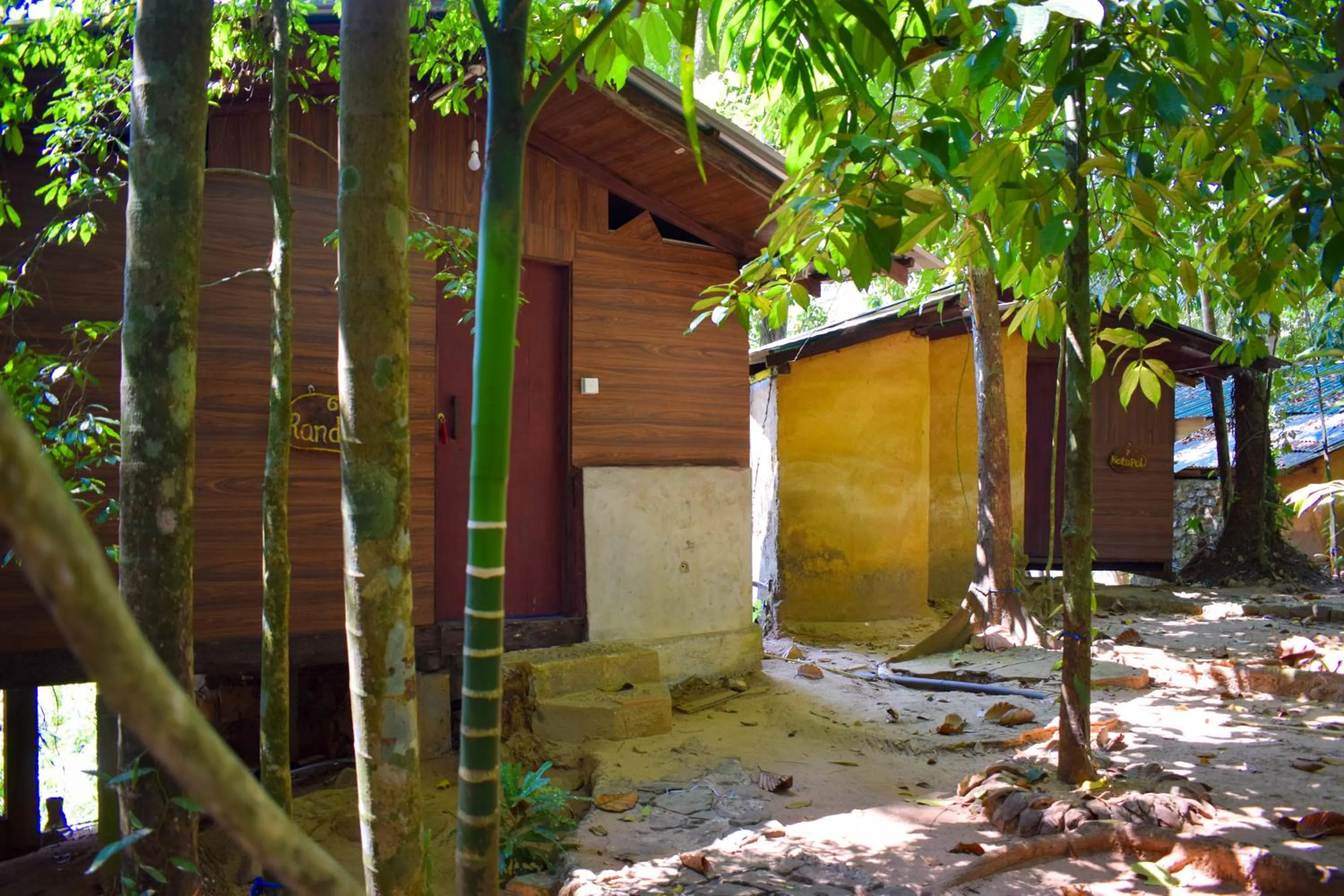 Facade/entrance in Rafters Retreat