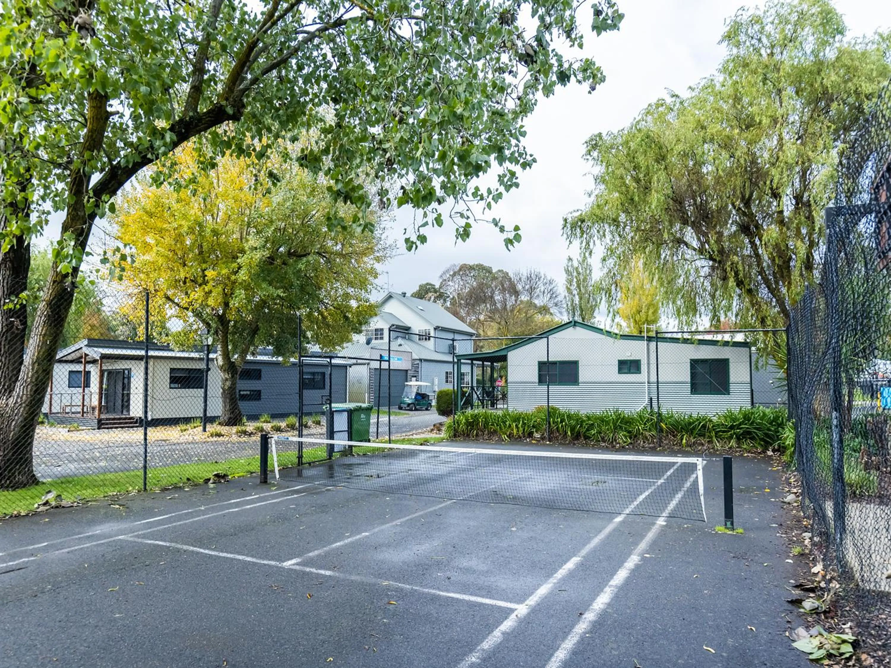 Tennis court in NRMA Ballarat Holiday Park