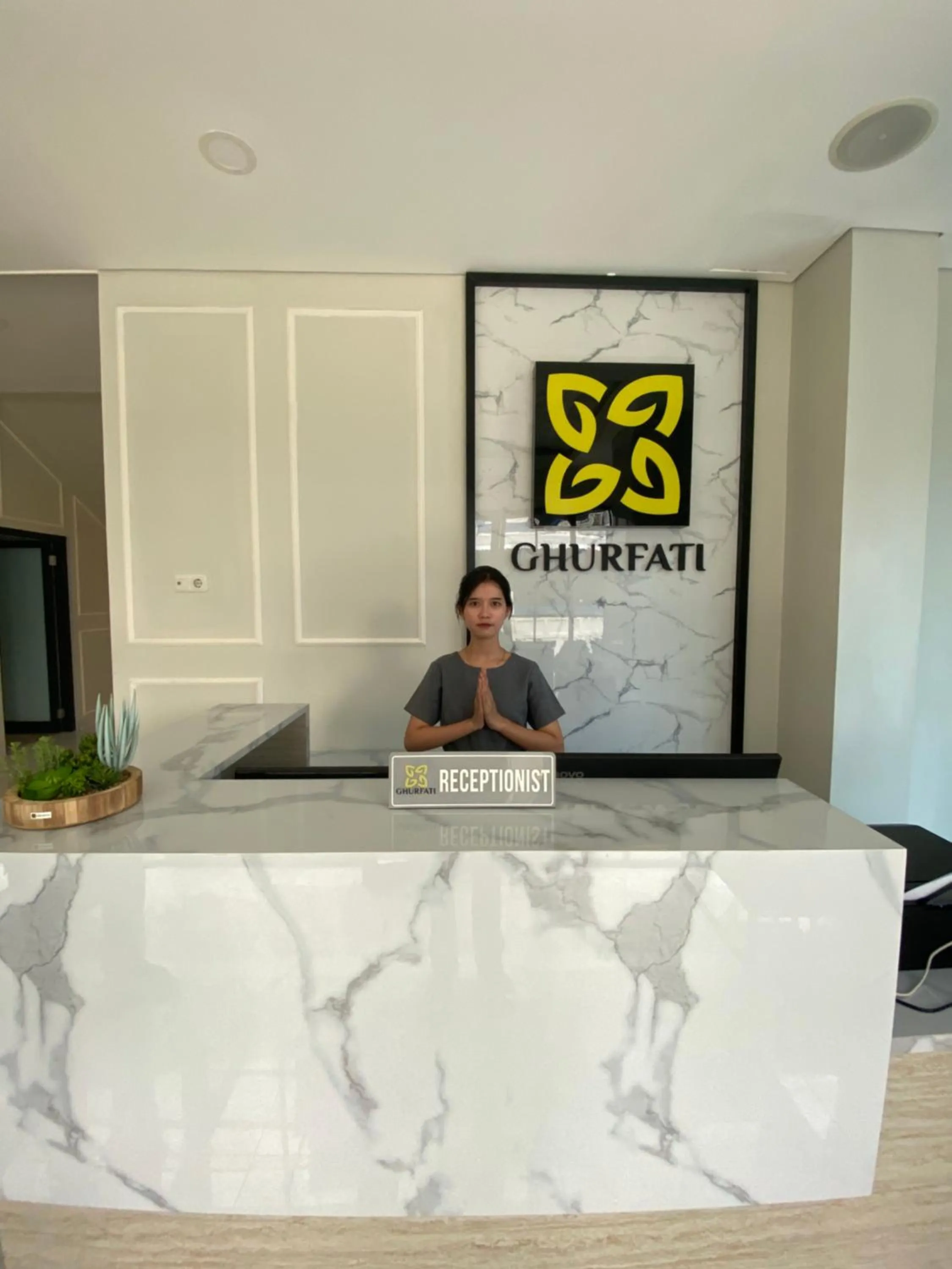 Ghurfati Hotel Wedana