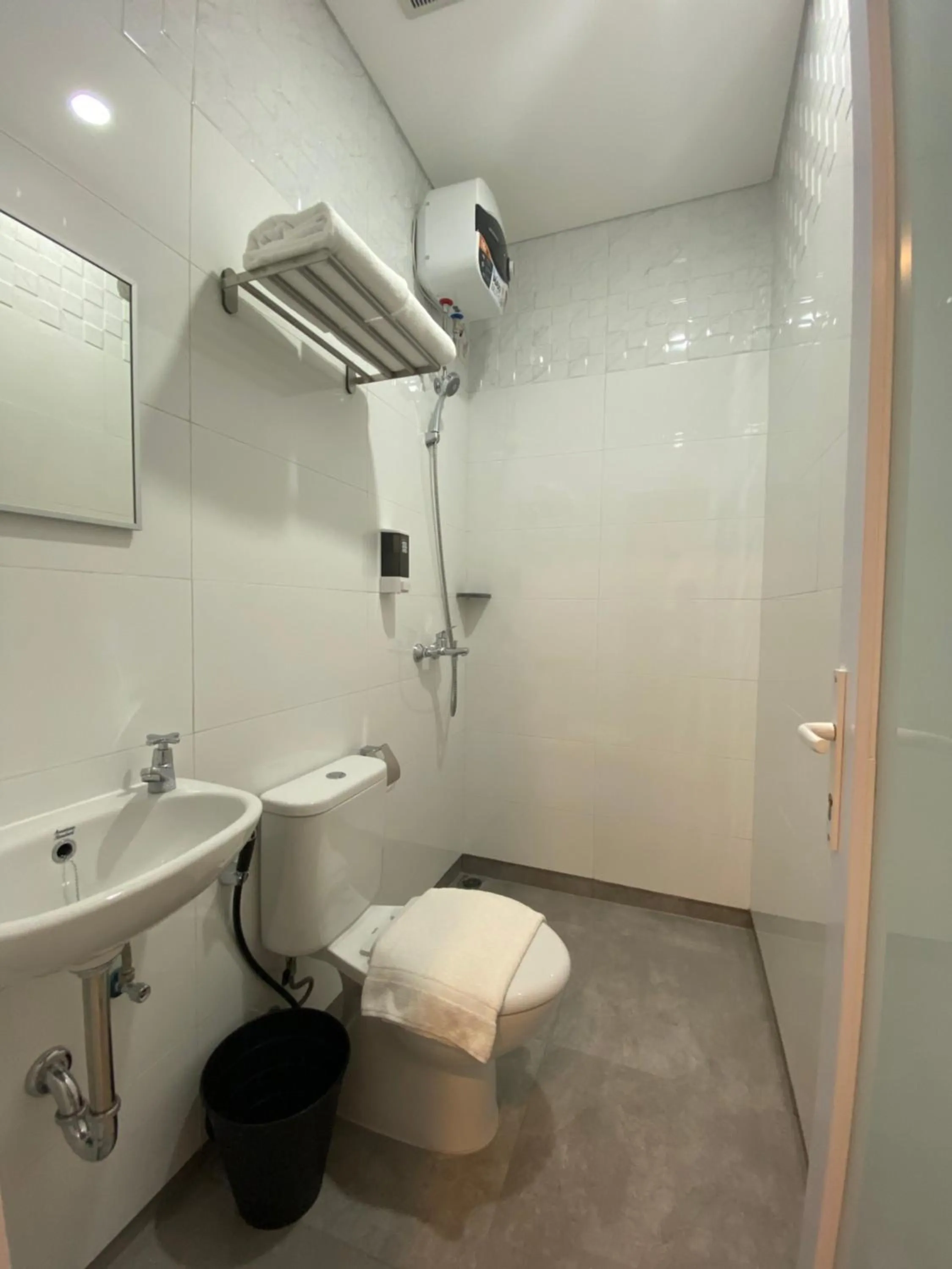 Ghurfati Hotel Wedana