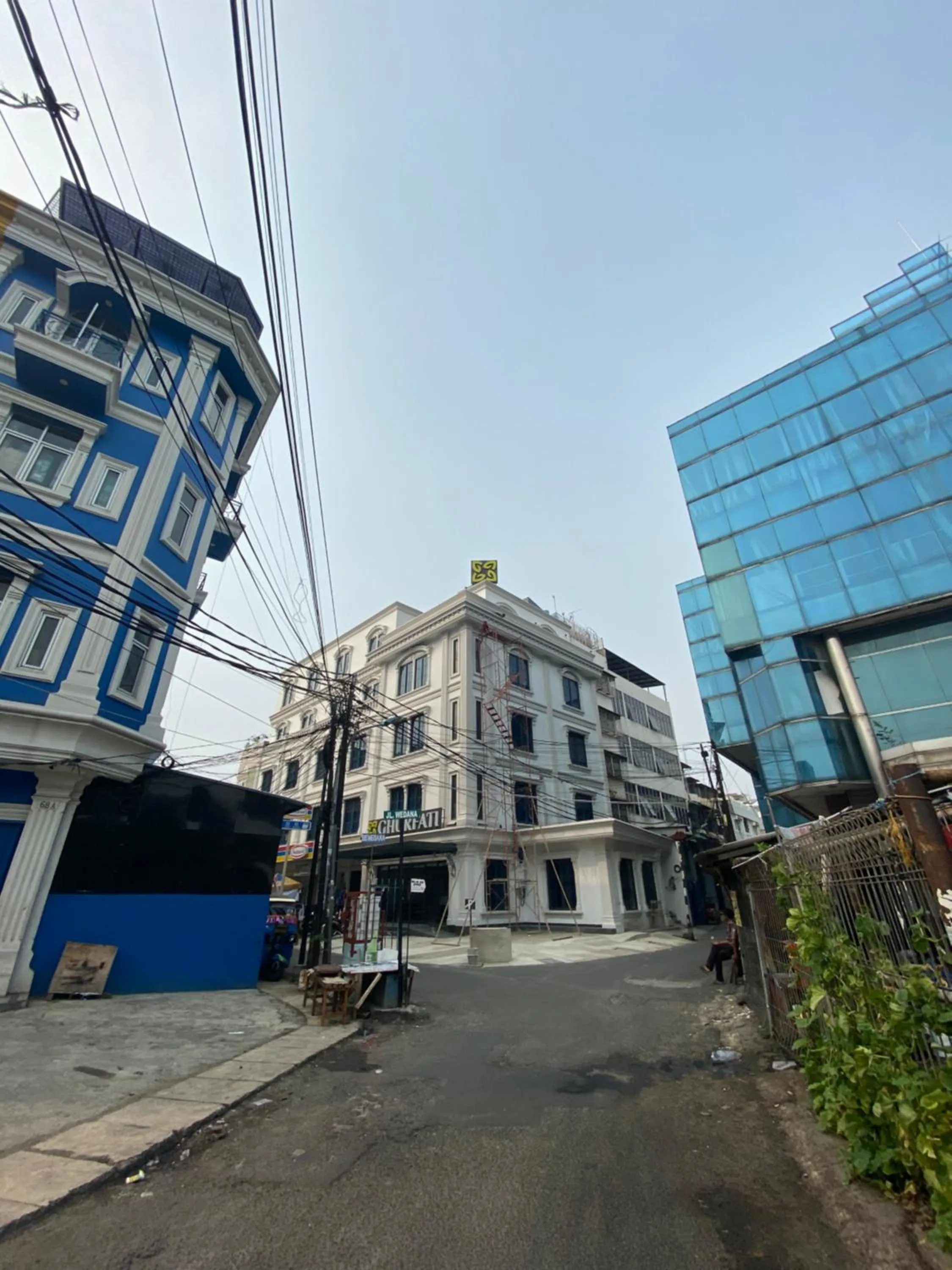 Ghurfati Hotel Wedana