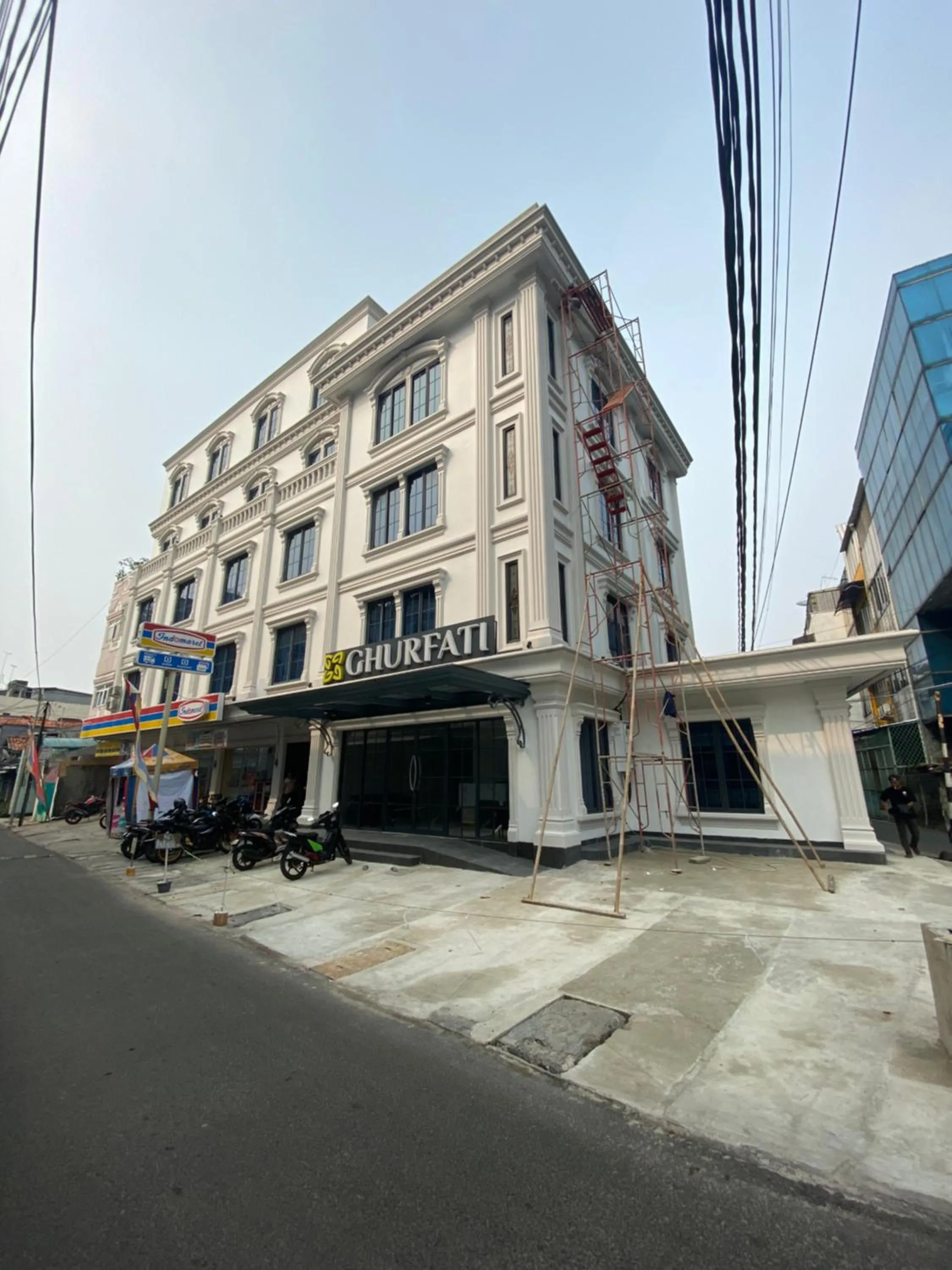 Ghurfati Hotel Wedana