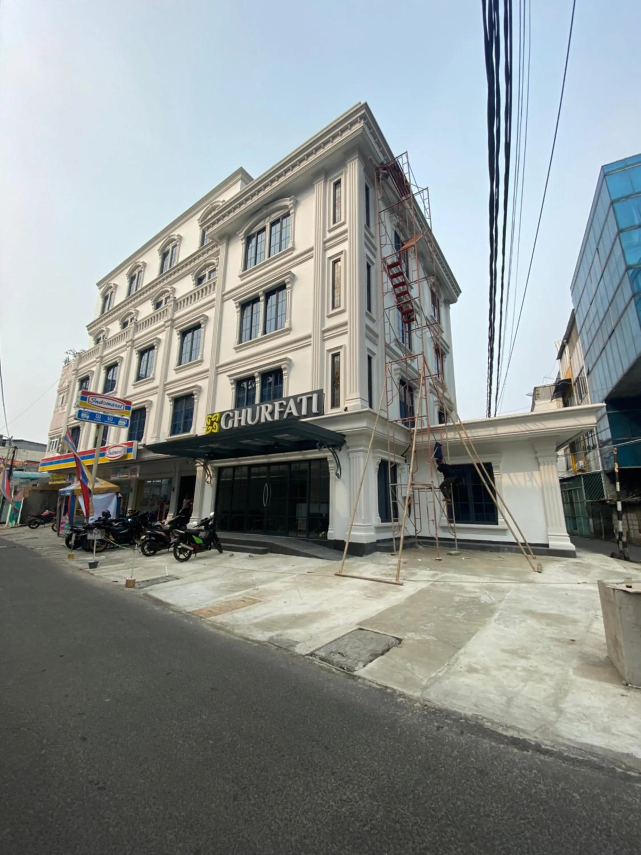 Ghurfati Hotel Wedana