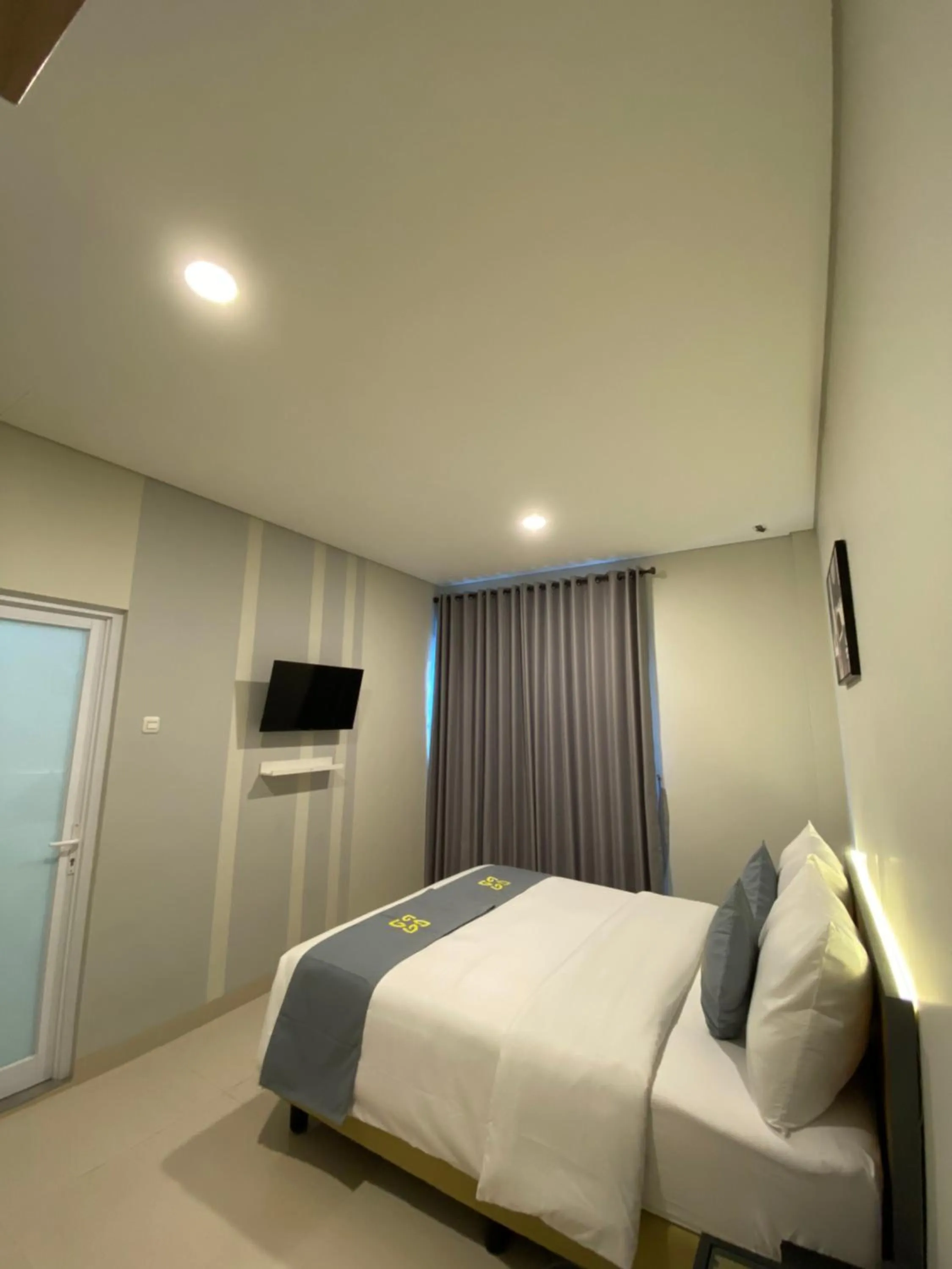 Bed in Ghurfati Hotel Wedana