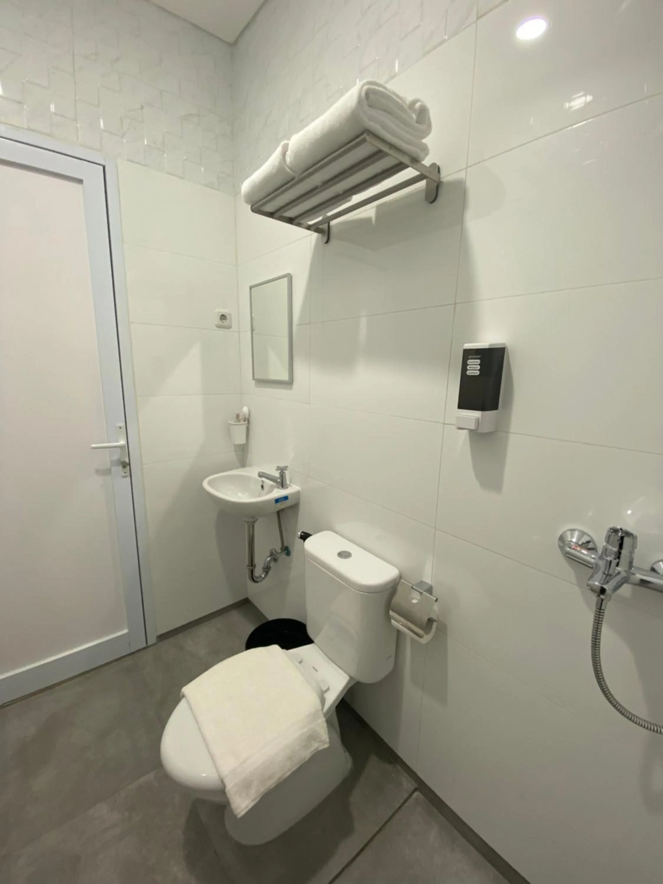 Ghurfati Hotel Wedana