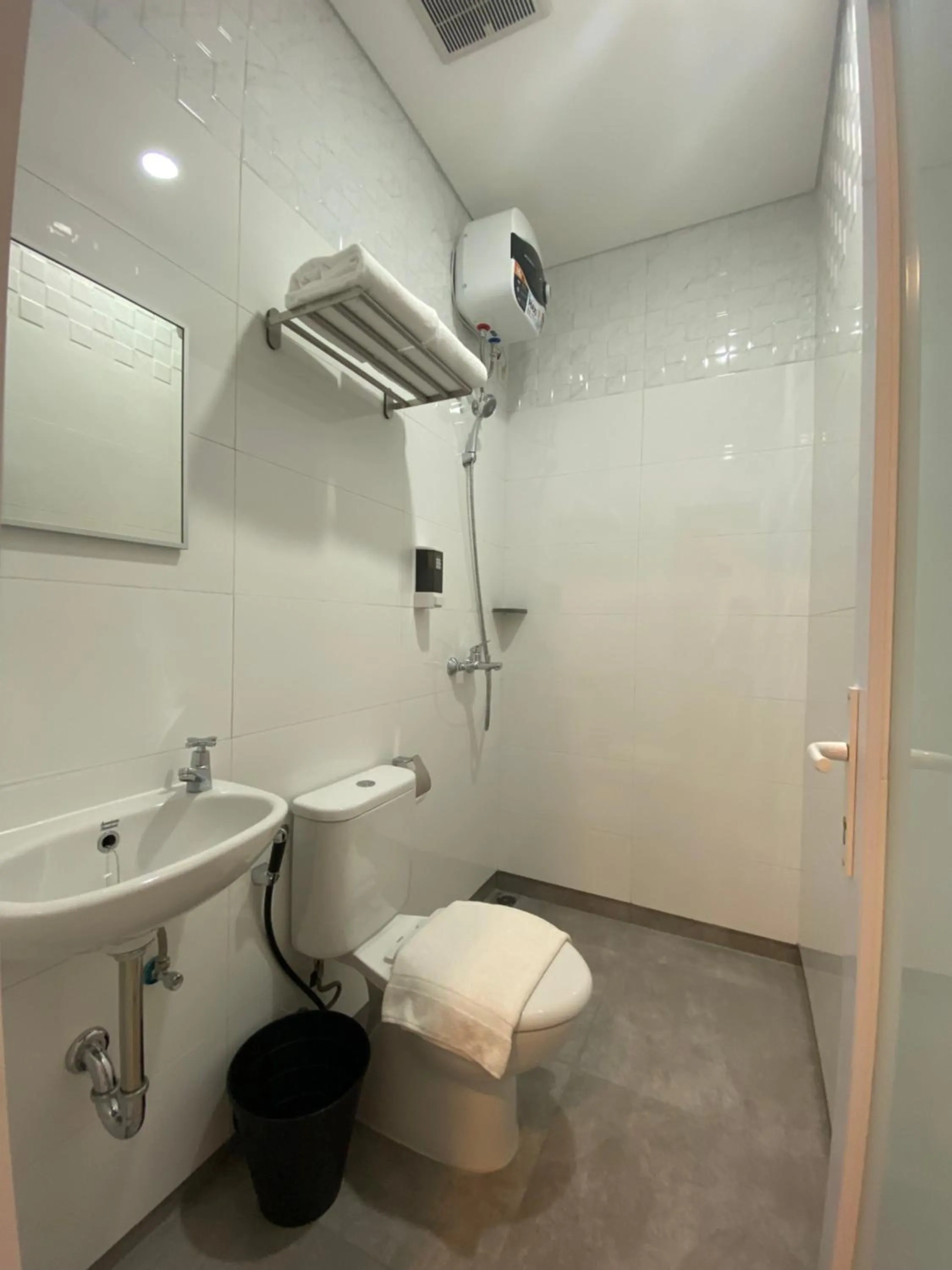 Ghurfati Hotel Wedana