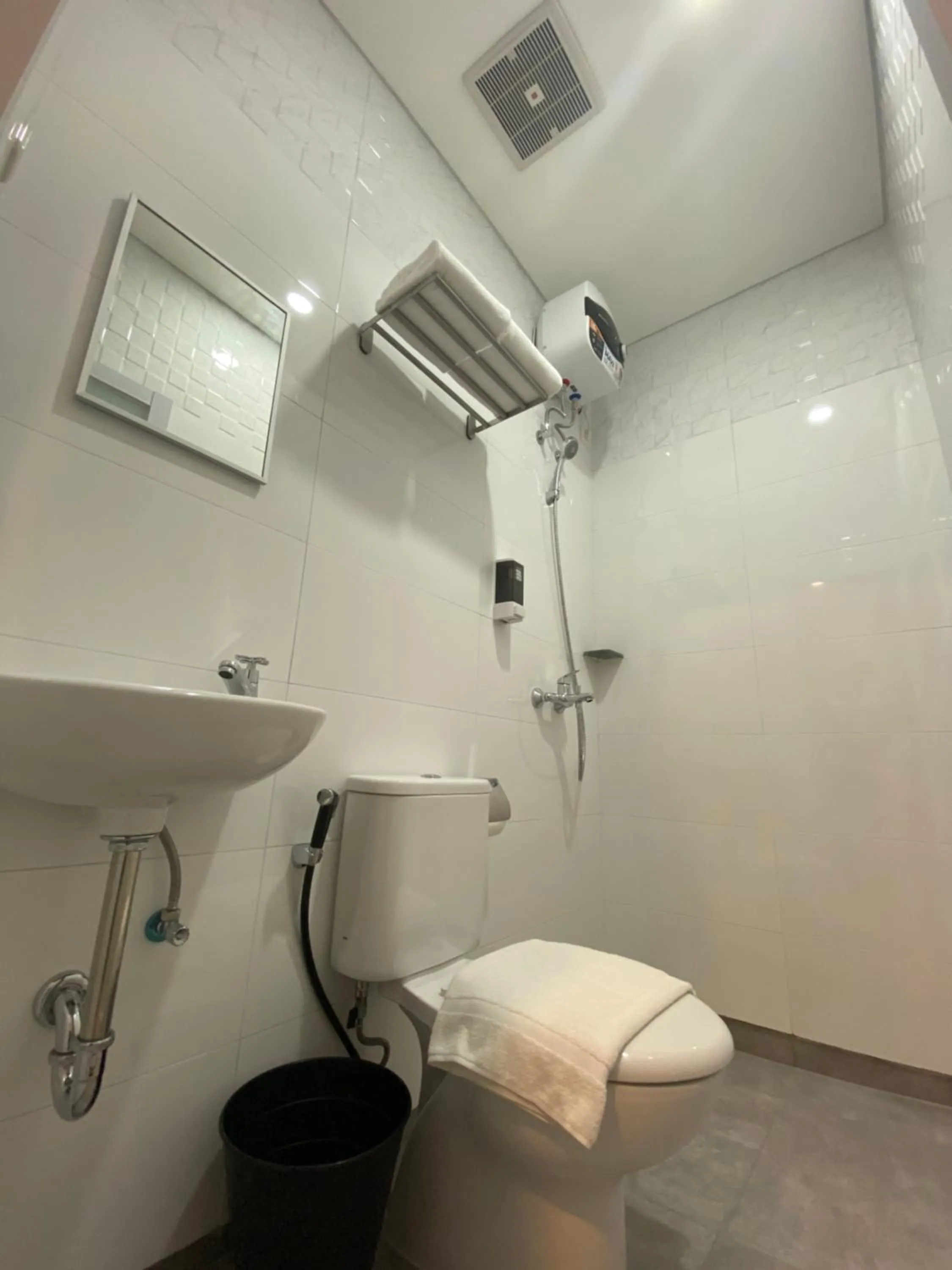 Ghurfati Hotel Wedana