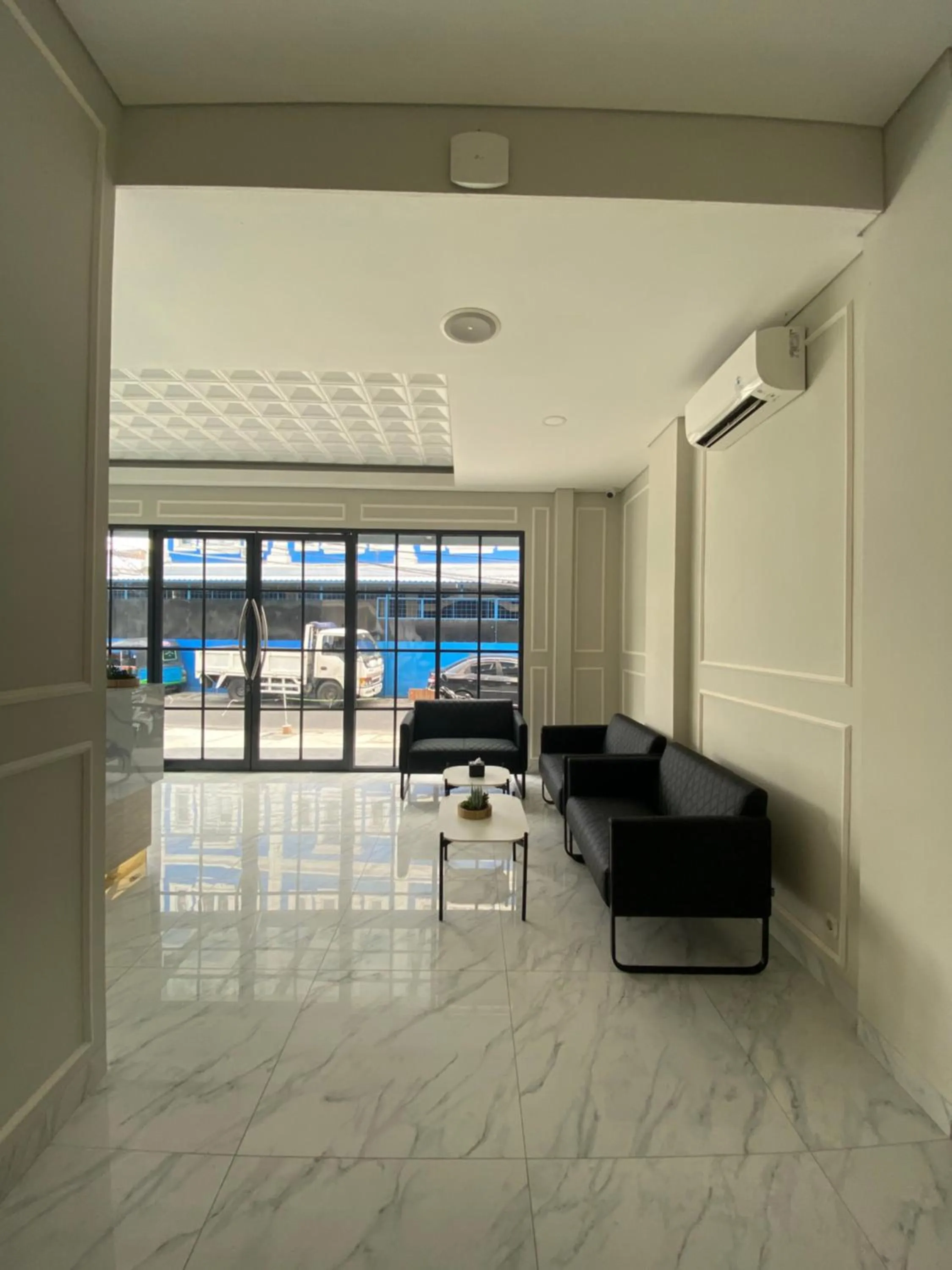 Ghurfati Hotel Wedana