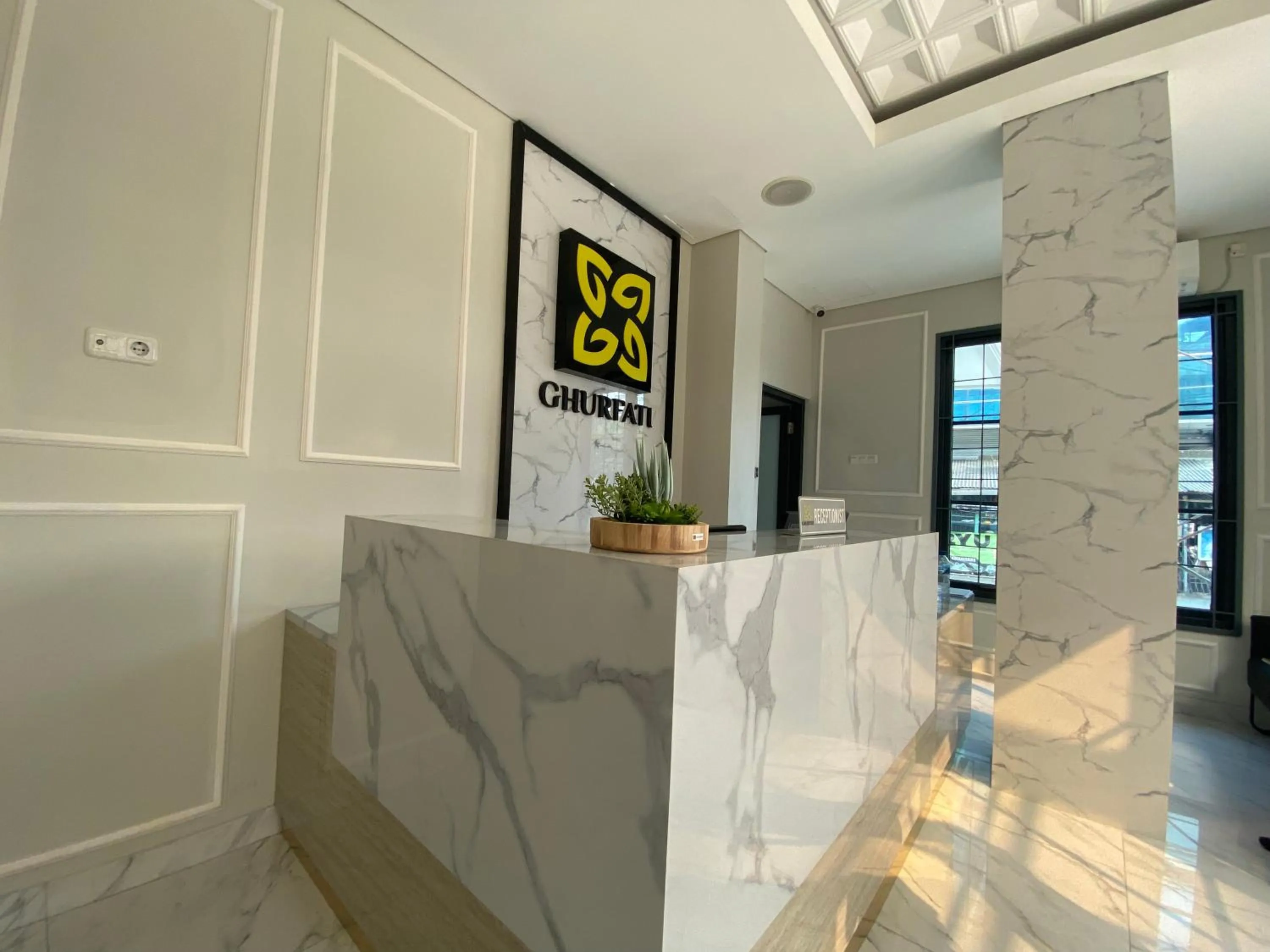 Ghurfati Hotel Wedana