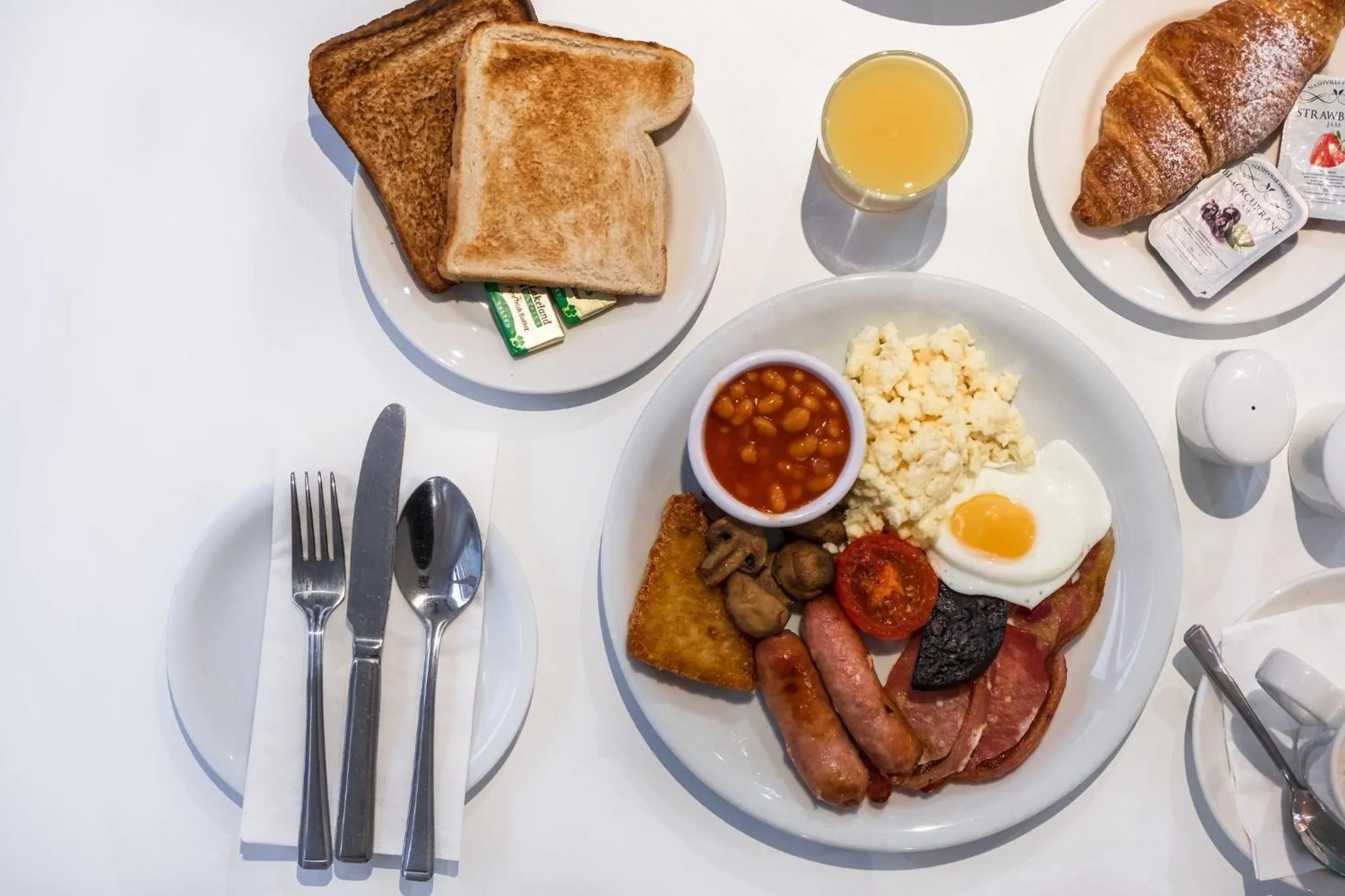 Restaurant/places to eat in Holiday Inn Doncaster A1- M Jct 36 by IHG