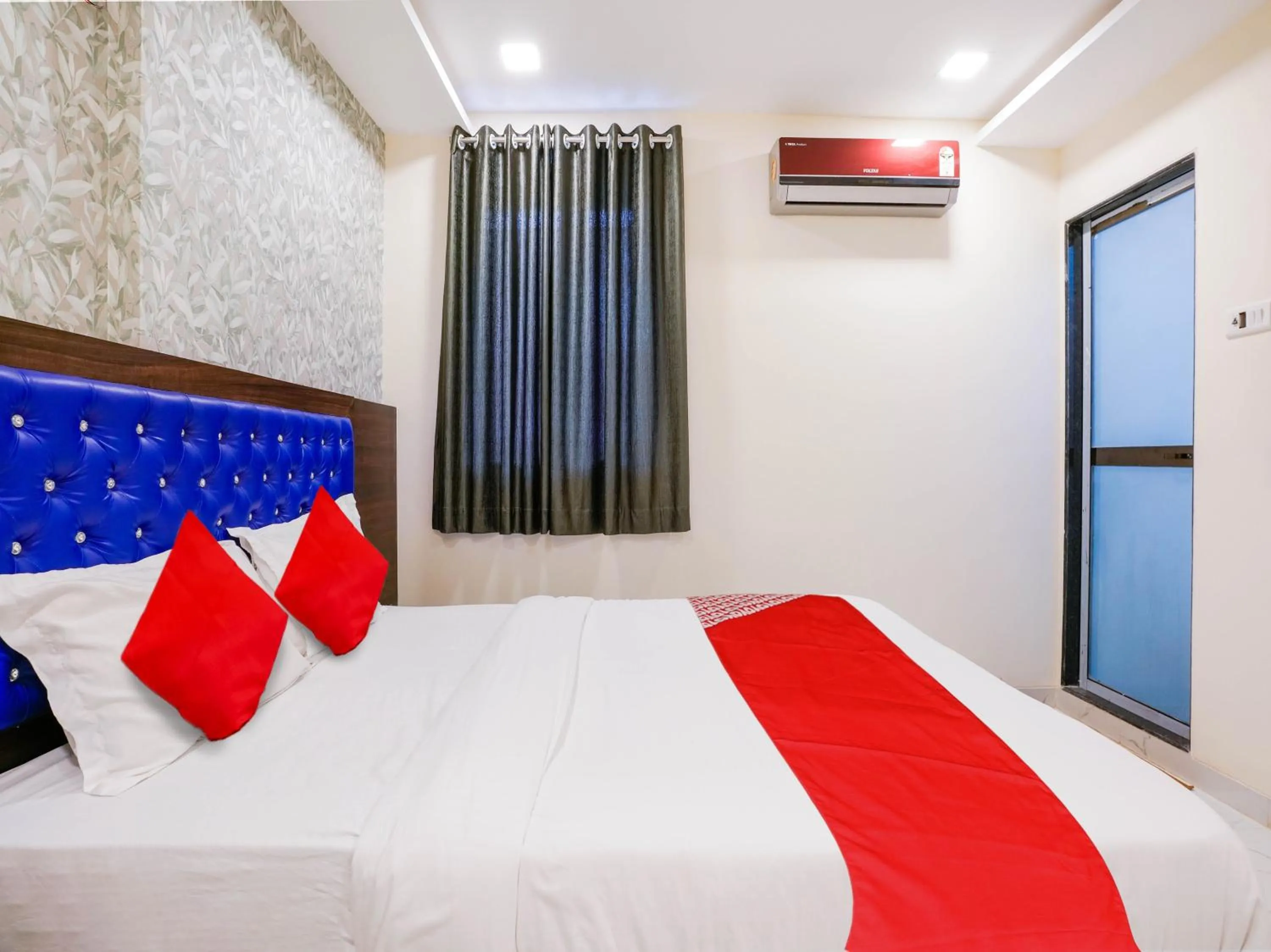 Bedroom in Hotel O King Residency Near Bharat Talkies