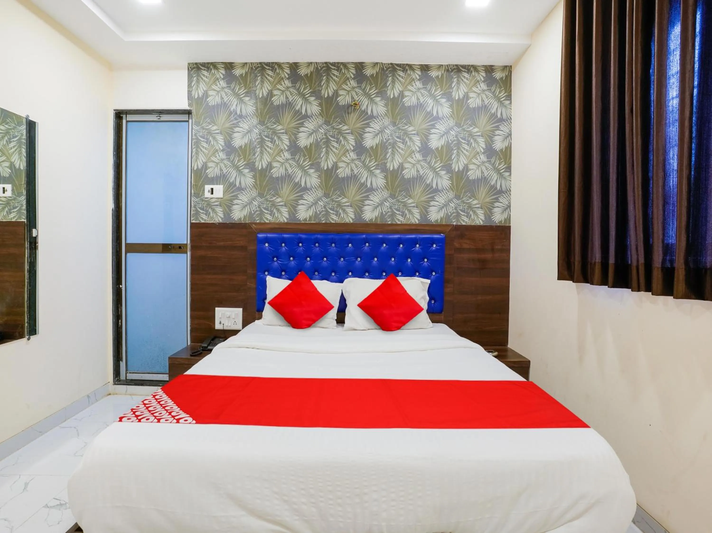 Bedroom in Hotel O King Residency Near Bharat Talkies
