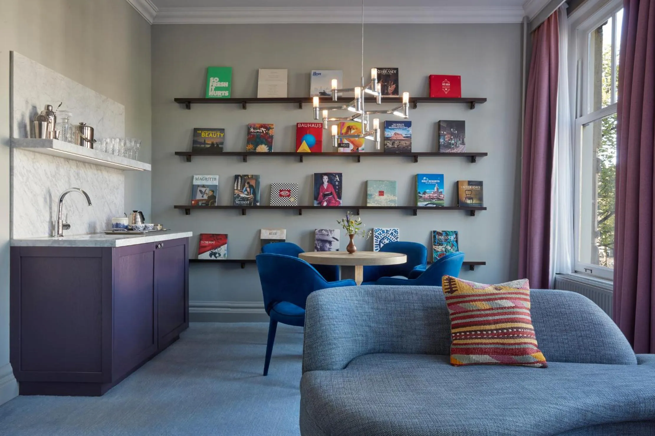 Living room in Pulitzer Amsterdam